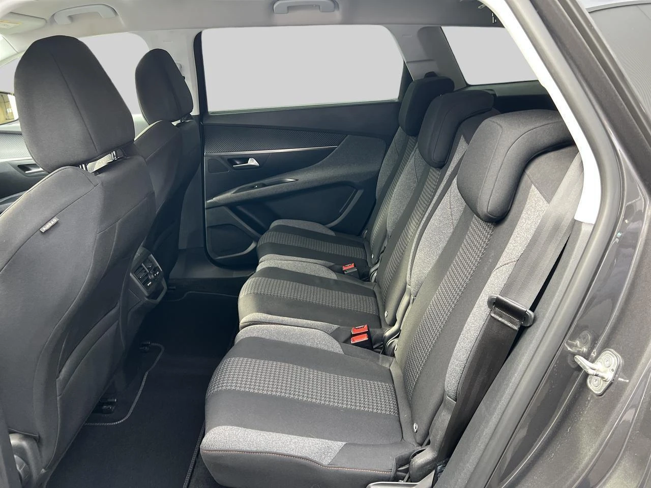 Peugeot-5008-image-16