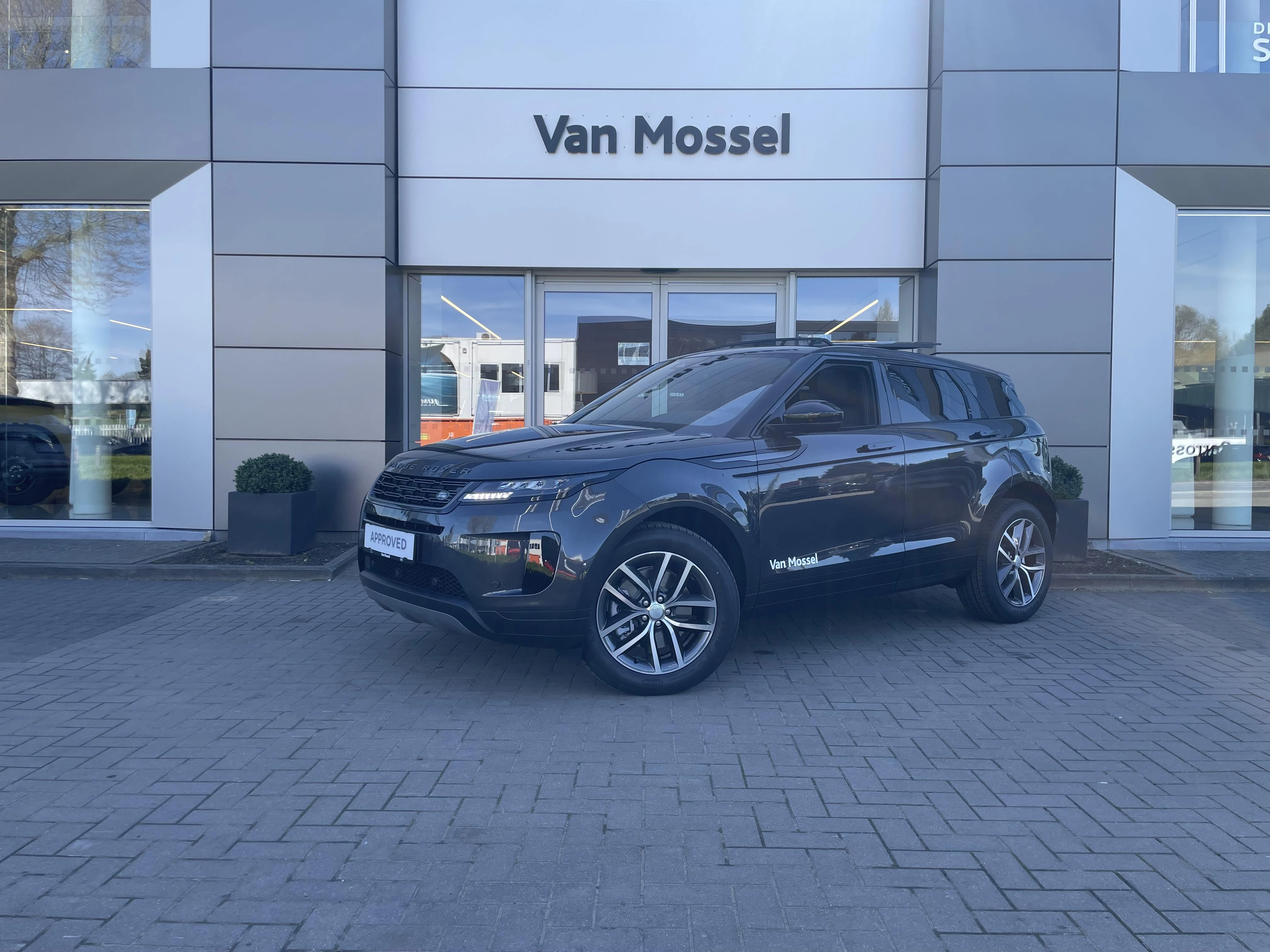 Land Rover-Range Rover Evoque-image-0