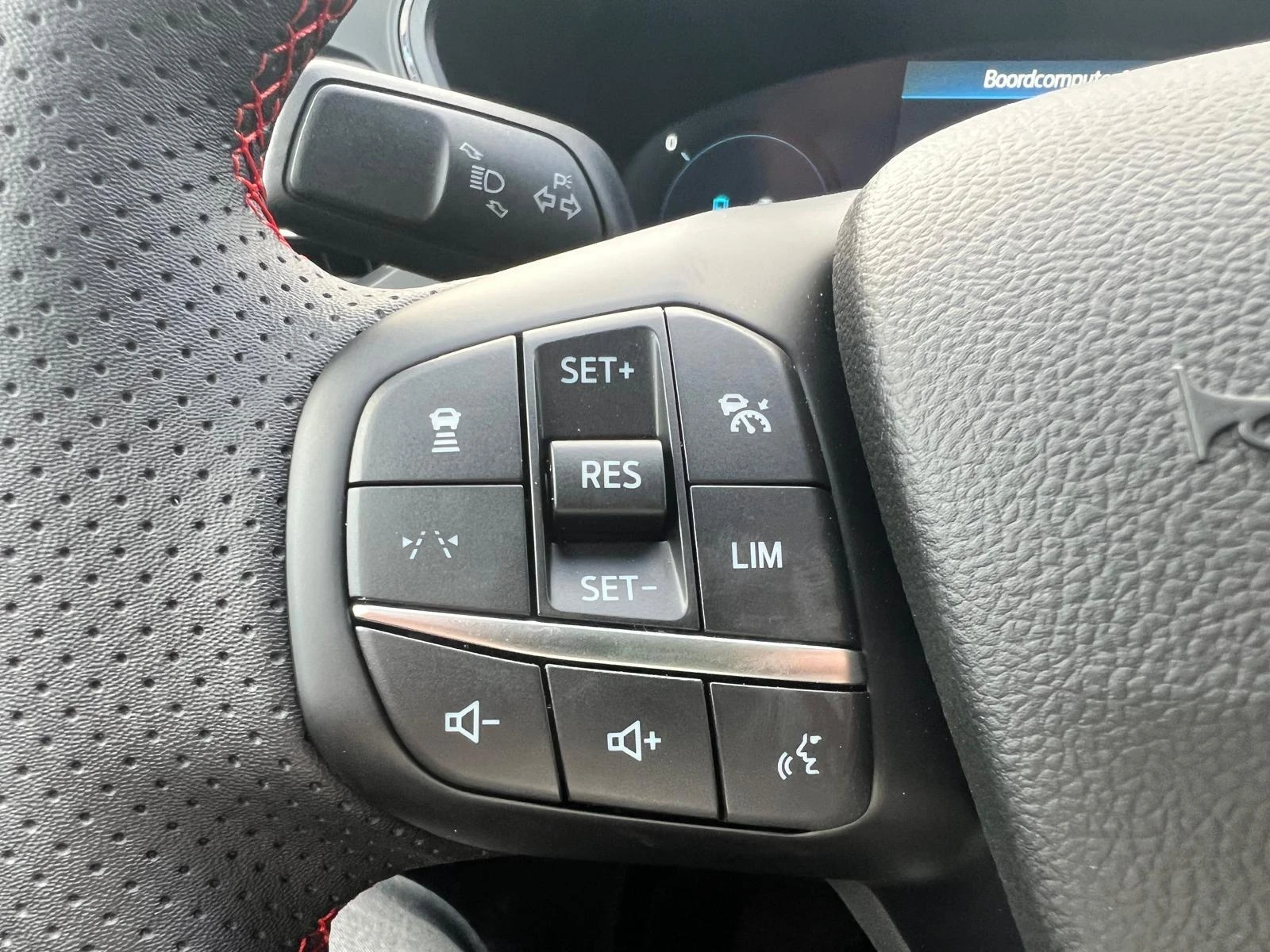 Ford-Kuga-image-13