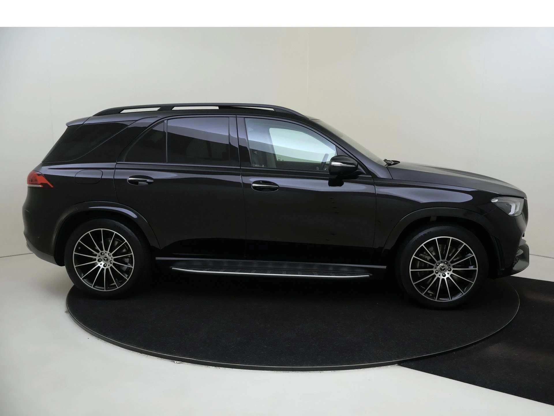 Mercedes-Benz-GLE-image-9