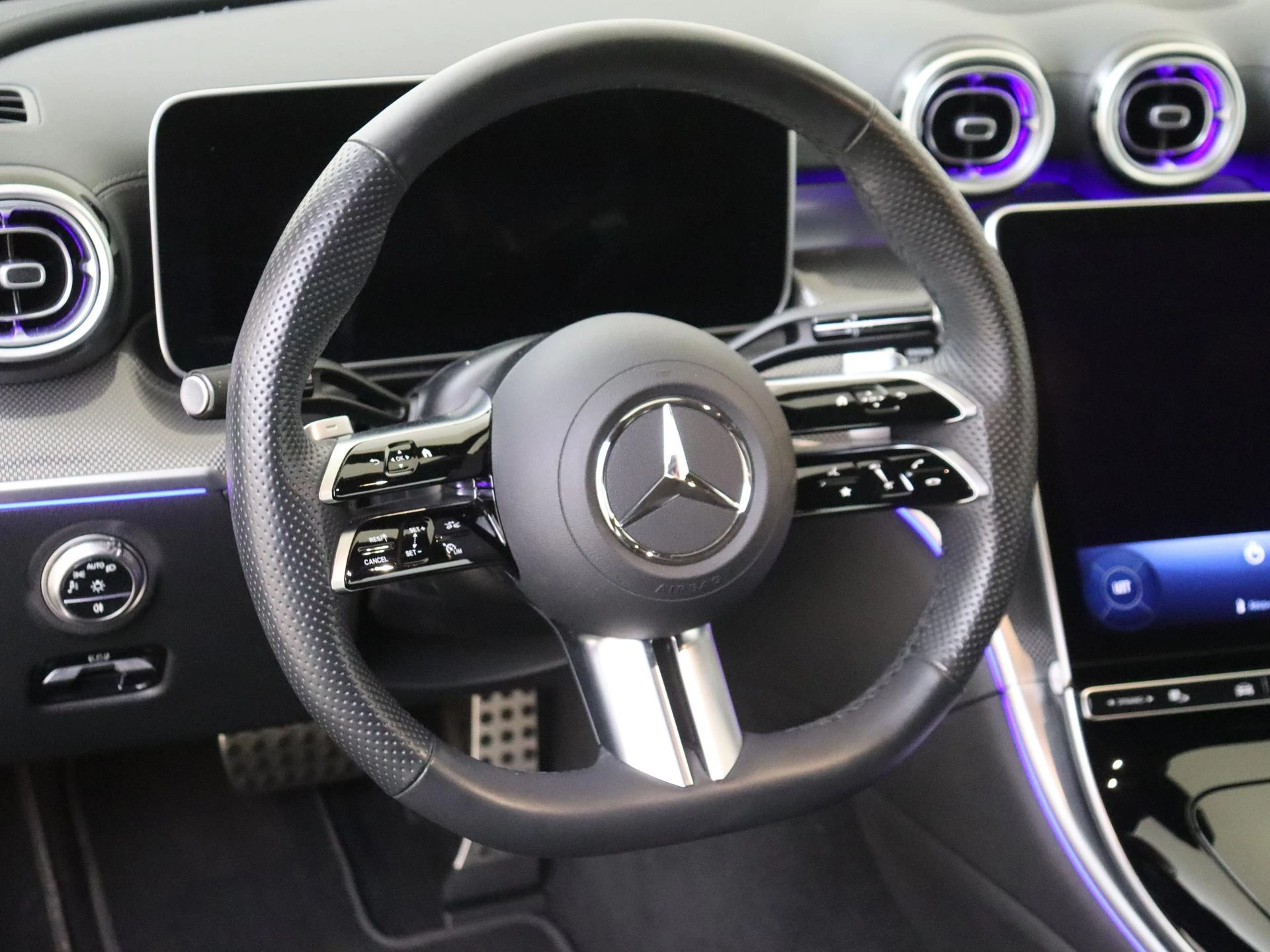 Mercedes-Benz CLE Cabriolet 180 AMG Line