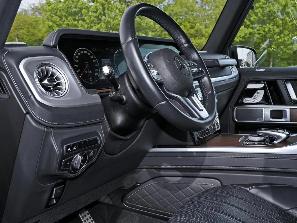 Mercedes-Benz-G-Klasse 500-image-9