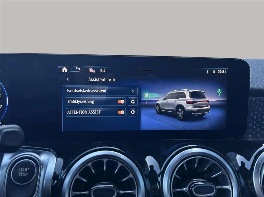 Mercedes-Benz-EQB-image-18