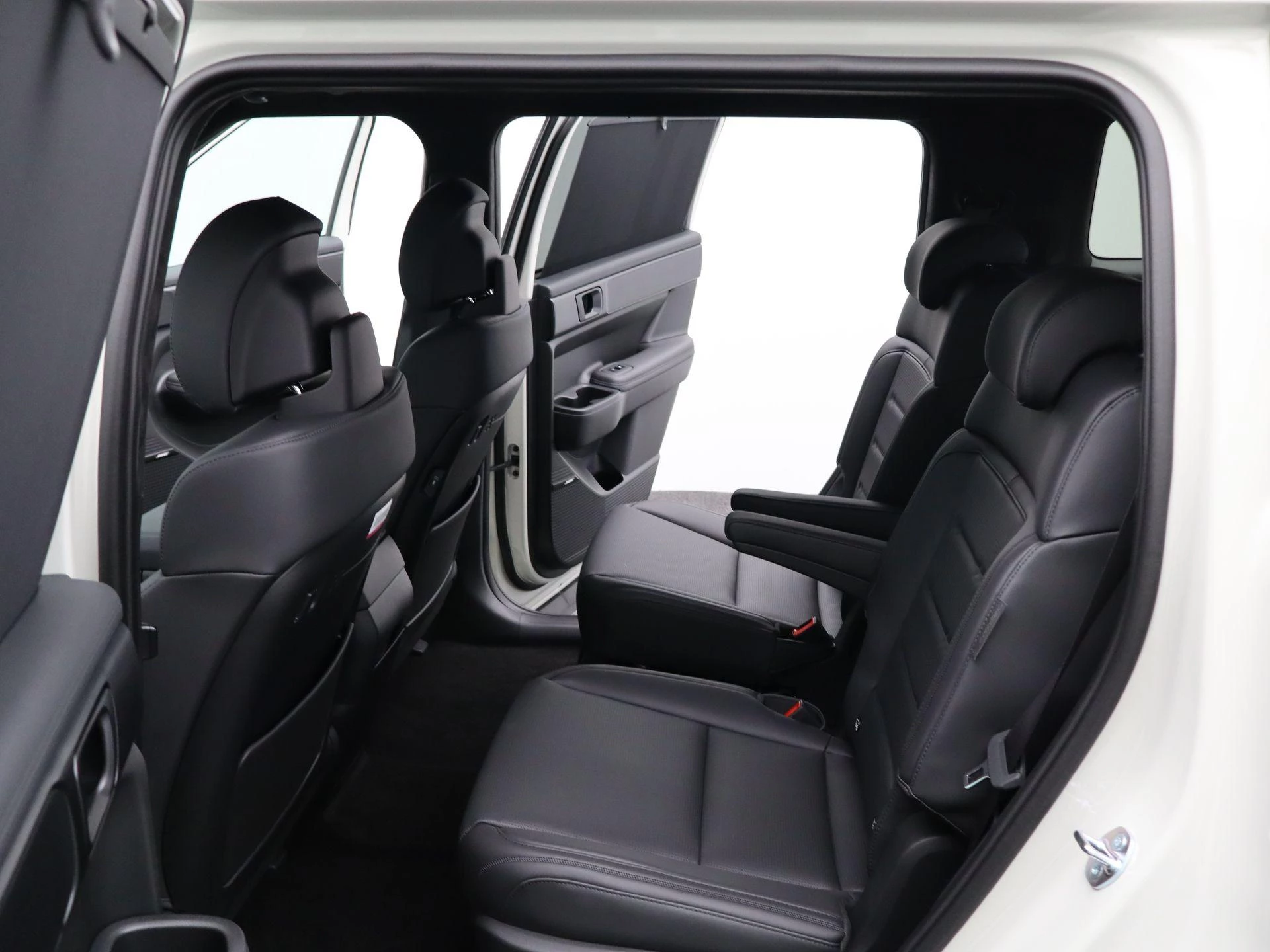 Hyundai-Santa Fe-image-11