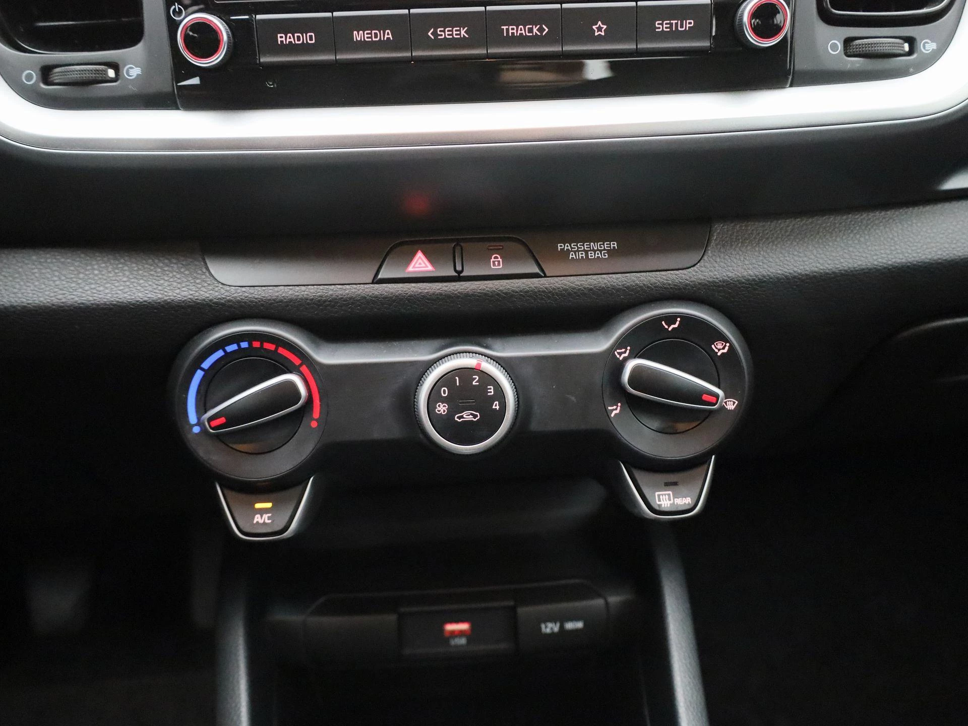 Kia-Stonic-image-9