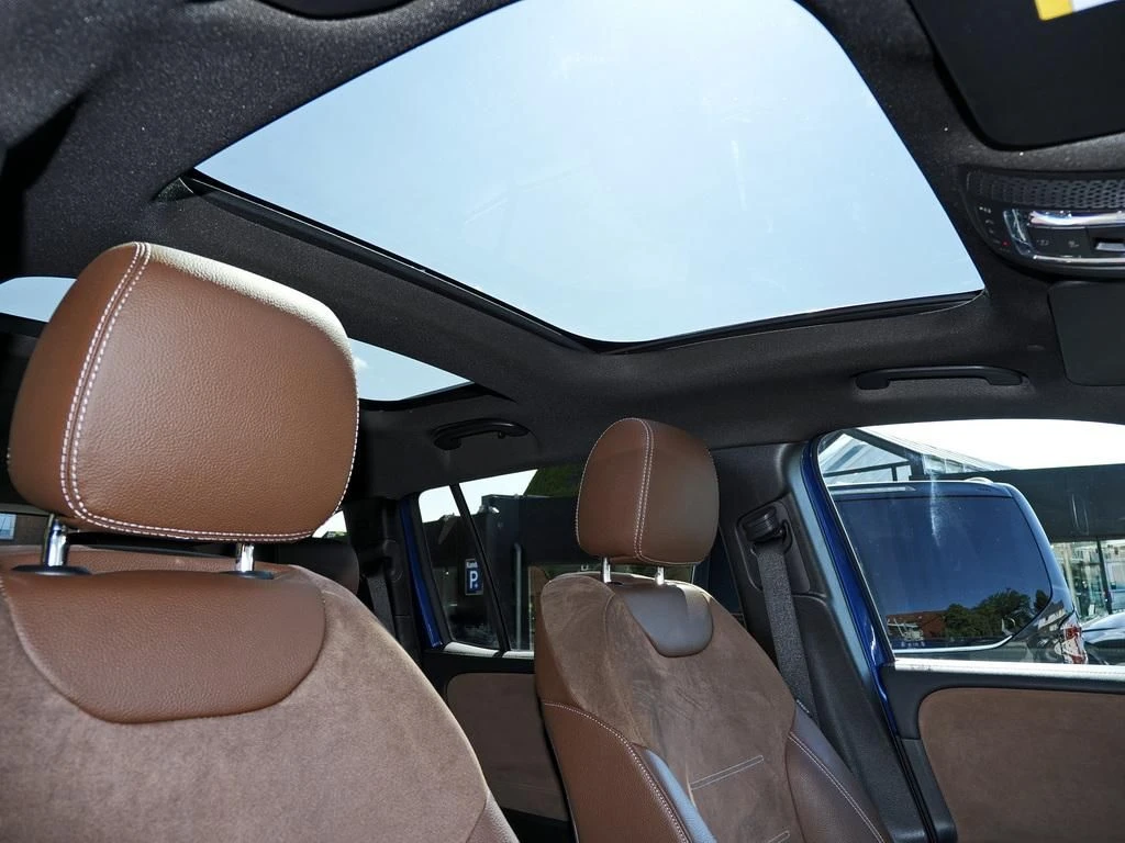 Mercedes-Benz-GLB 220 d-image-14