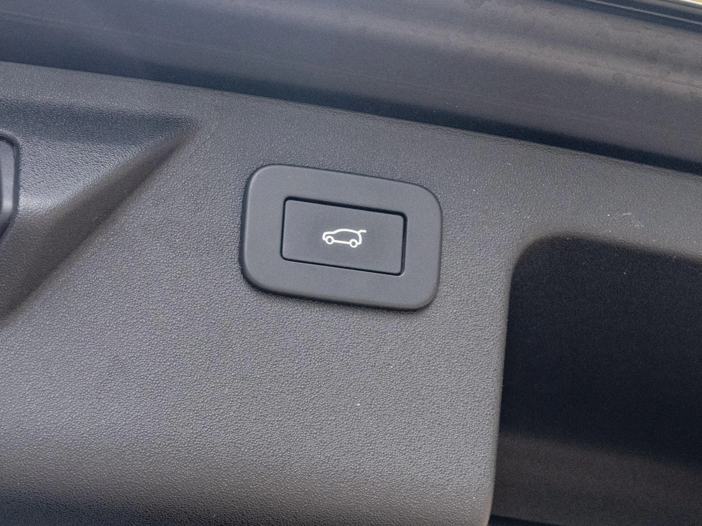Land Rover-Discovery Sport-image-26