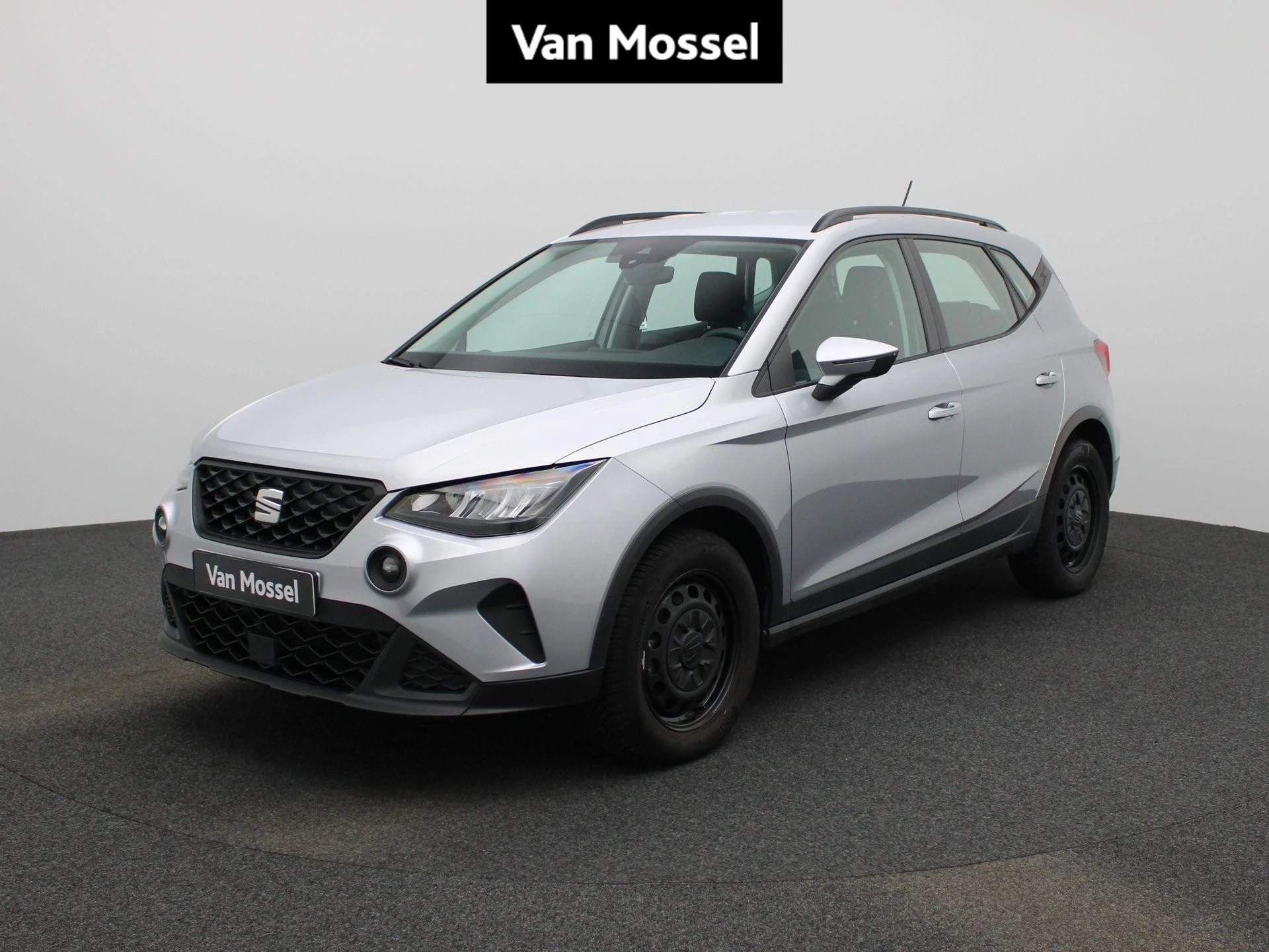 SEAT-Arona-image-0