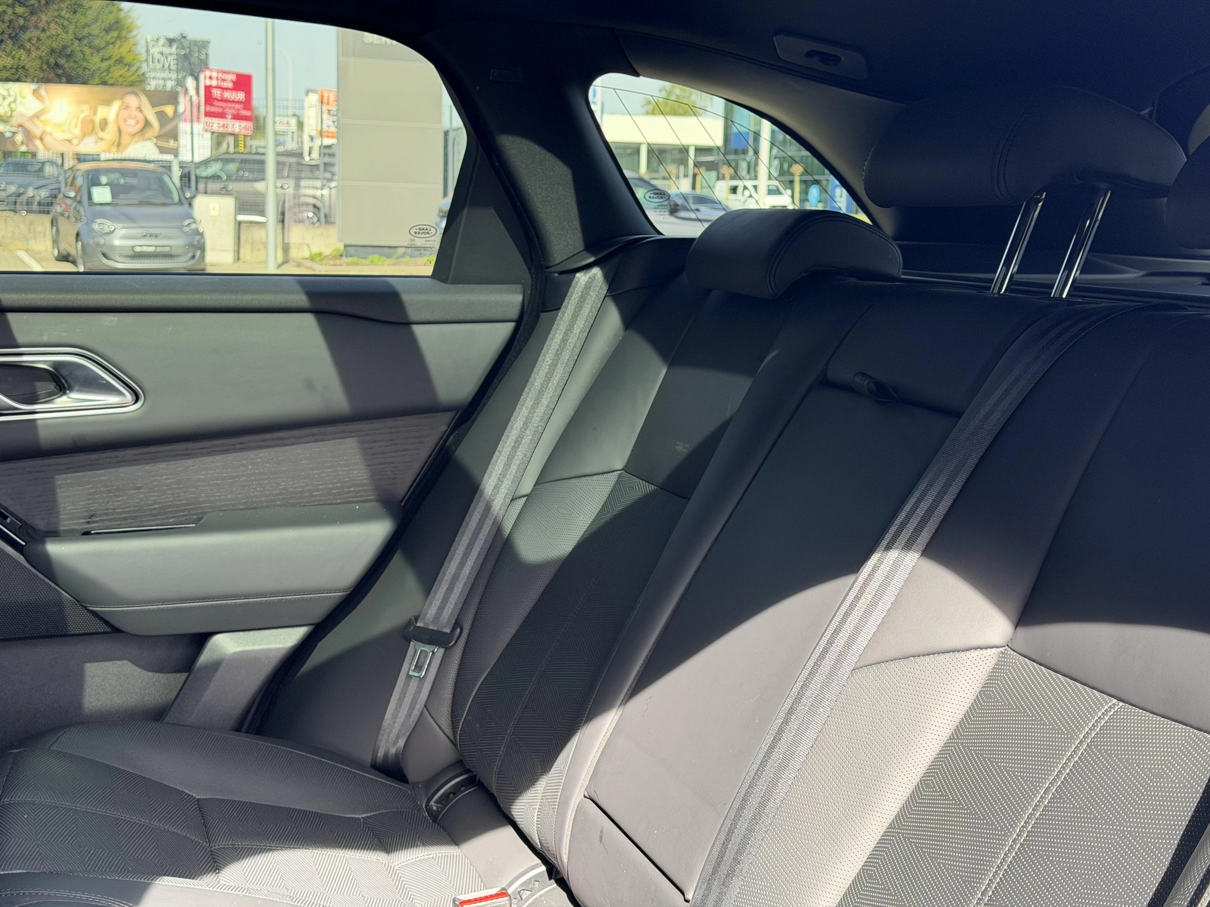 Land Rover-Range Rover Velar-image-14