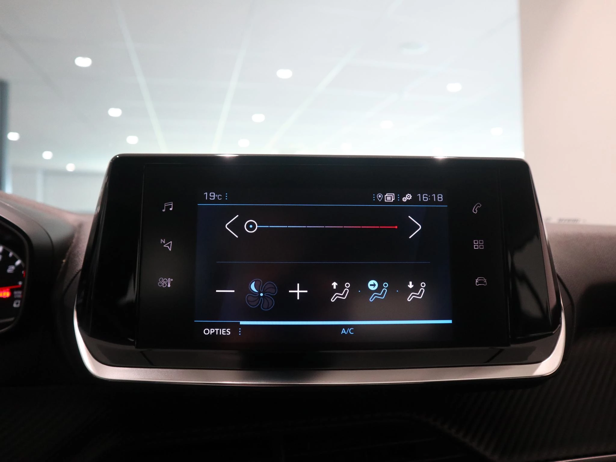Peugeot-2008-image-16
