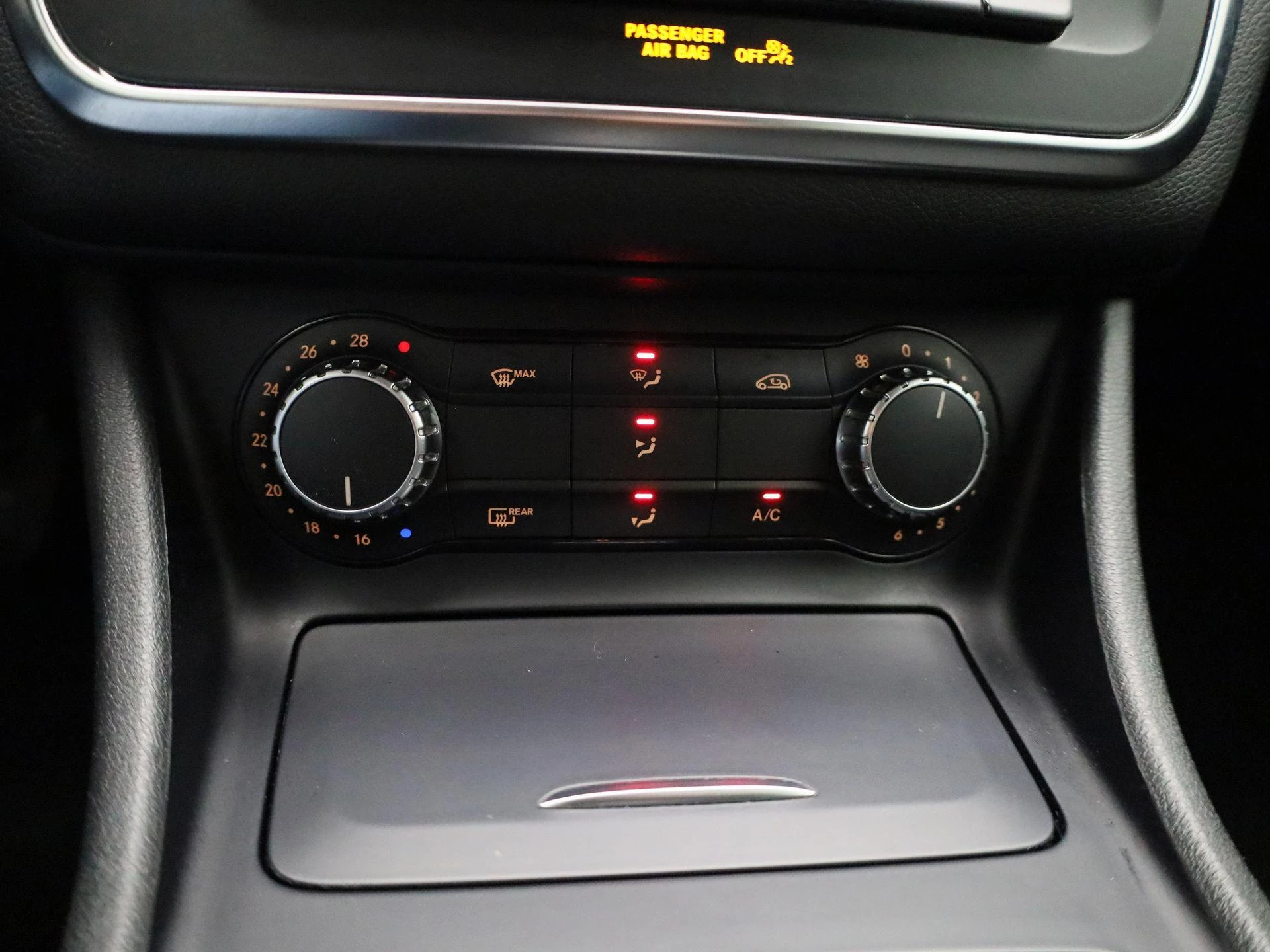 Mercedes-Benz-GLA-image-21
