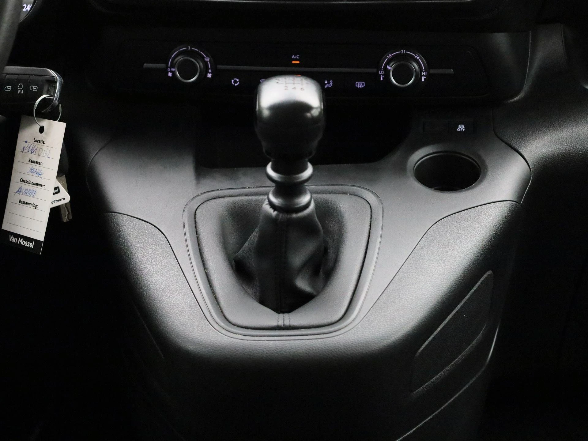 Opel-Combo Life-image-9