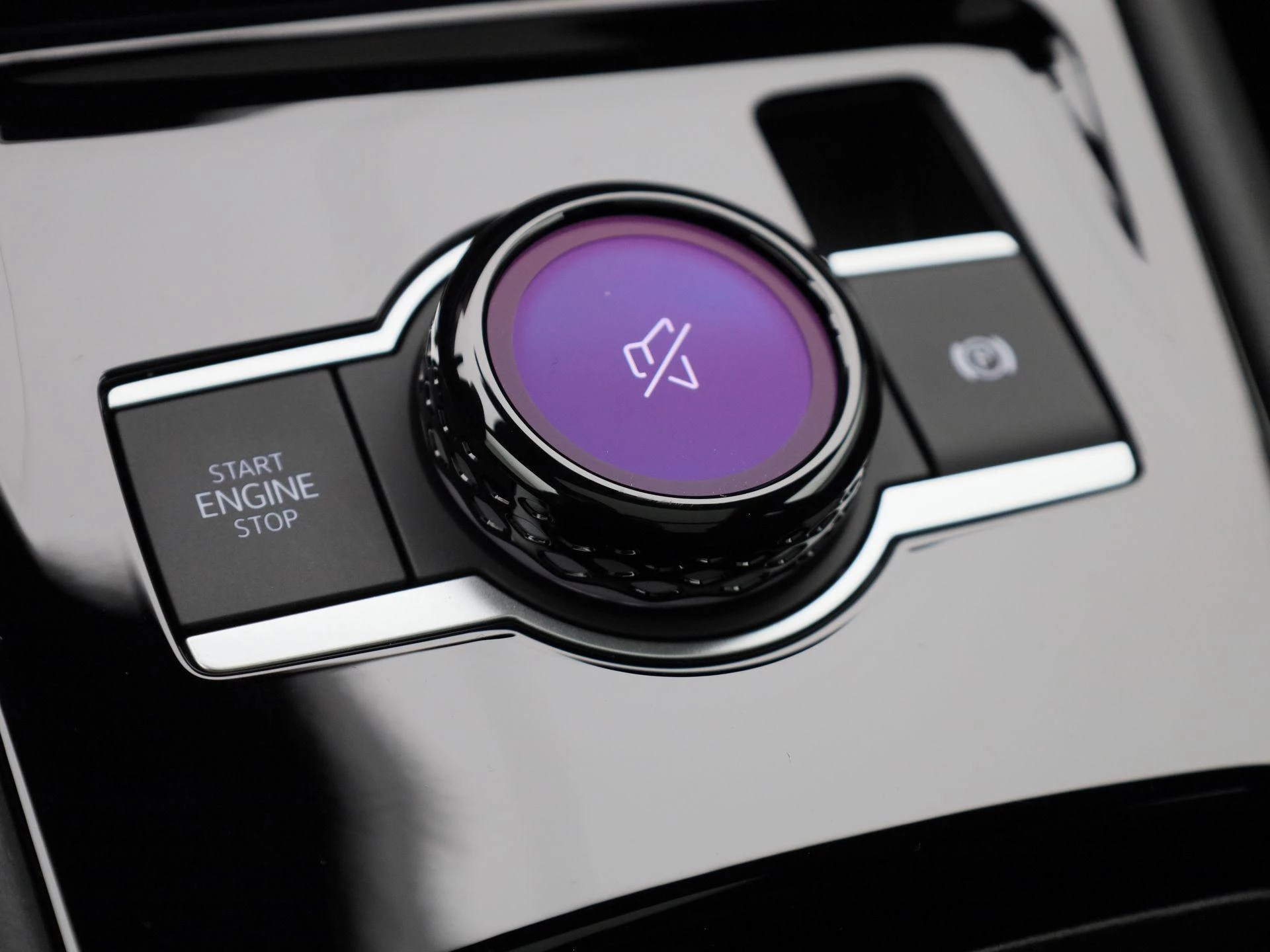 Volkswagen-Tiguan-image-23