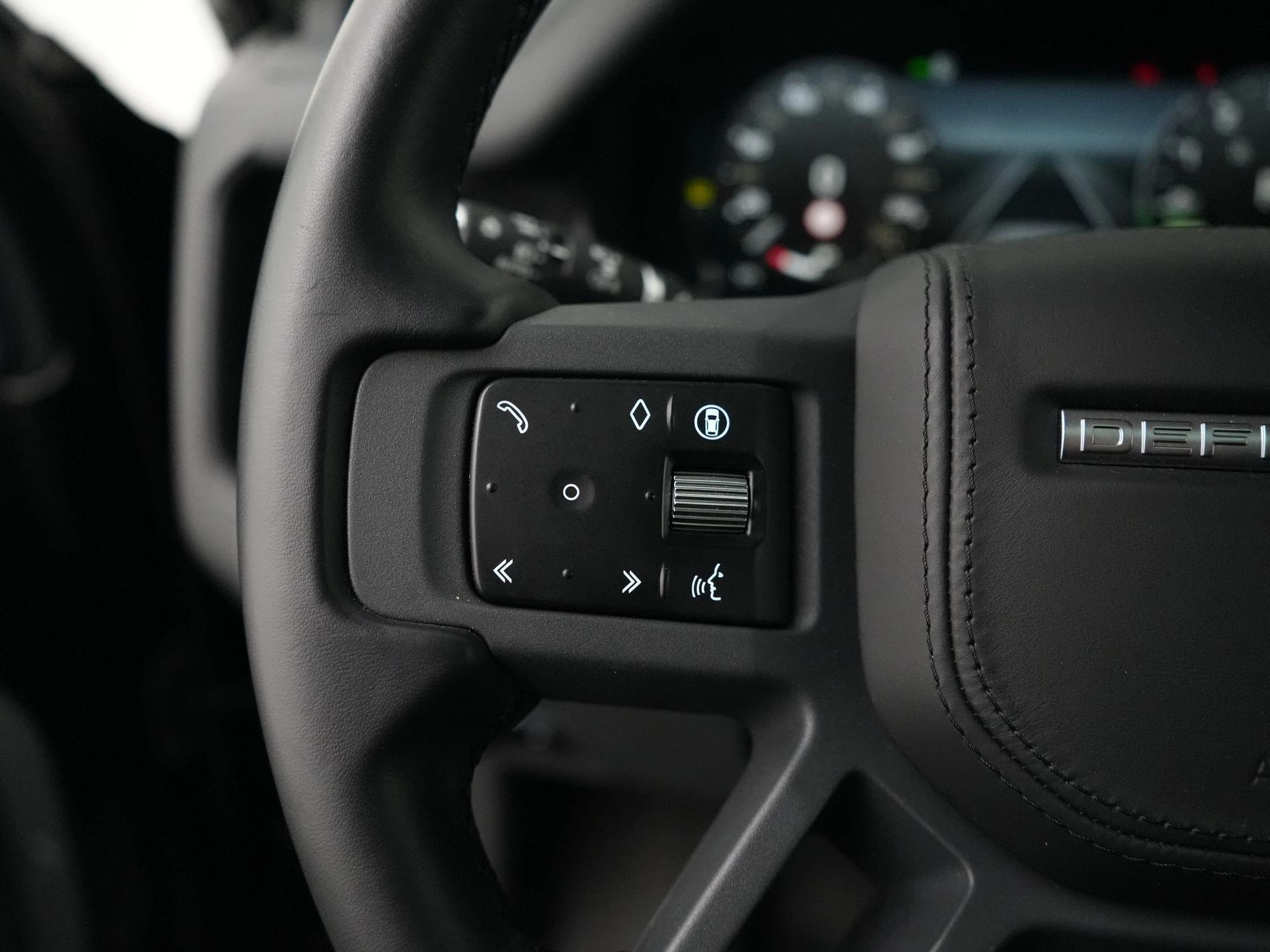 Land Rover-Defender-image-15