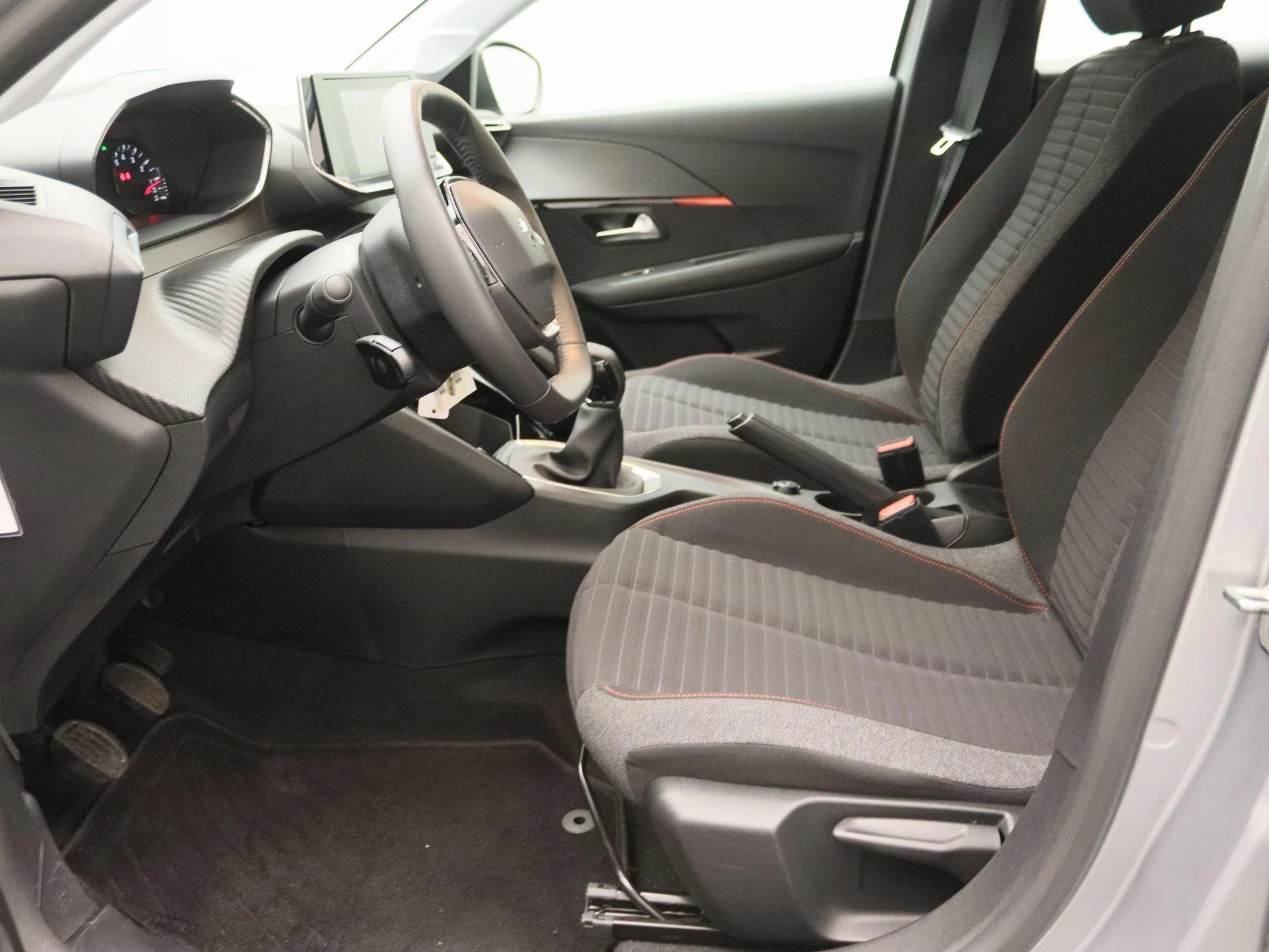 Peugeot-208-image-16