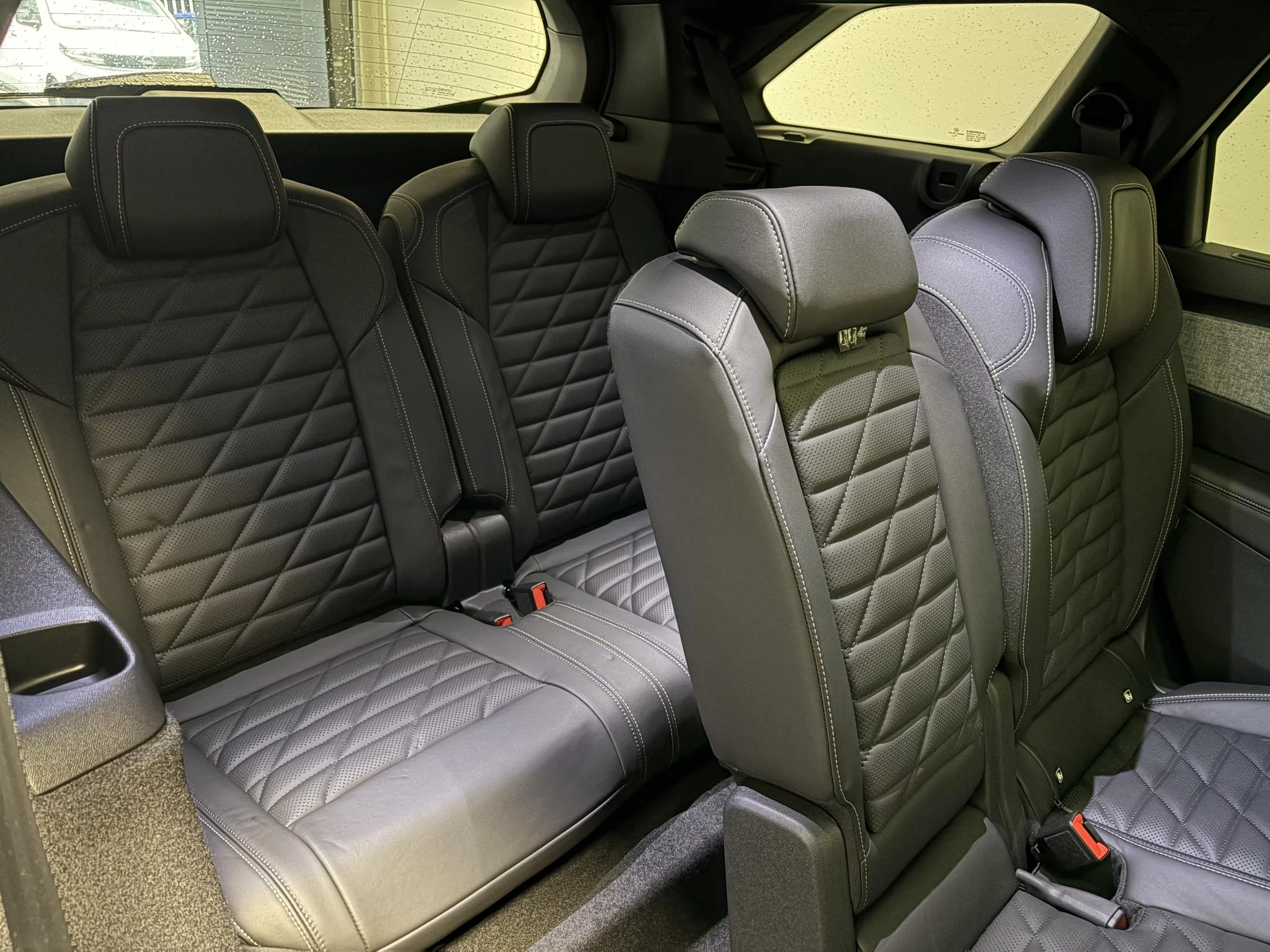 Peugeot-e-5008-image-24