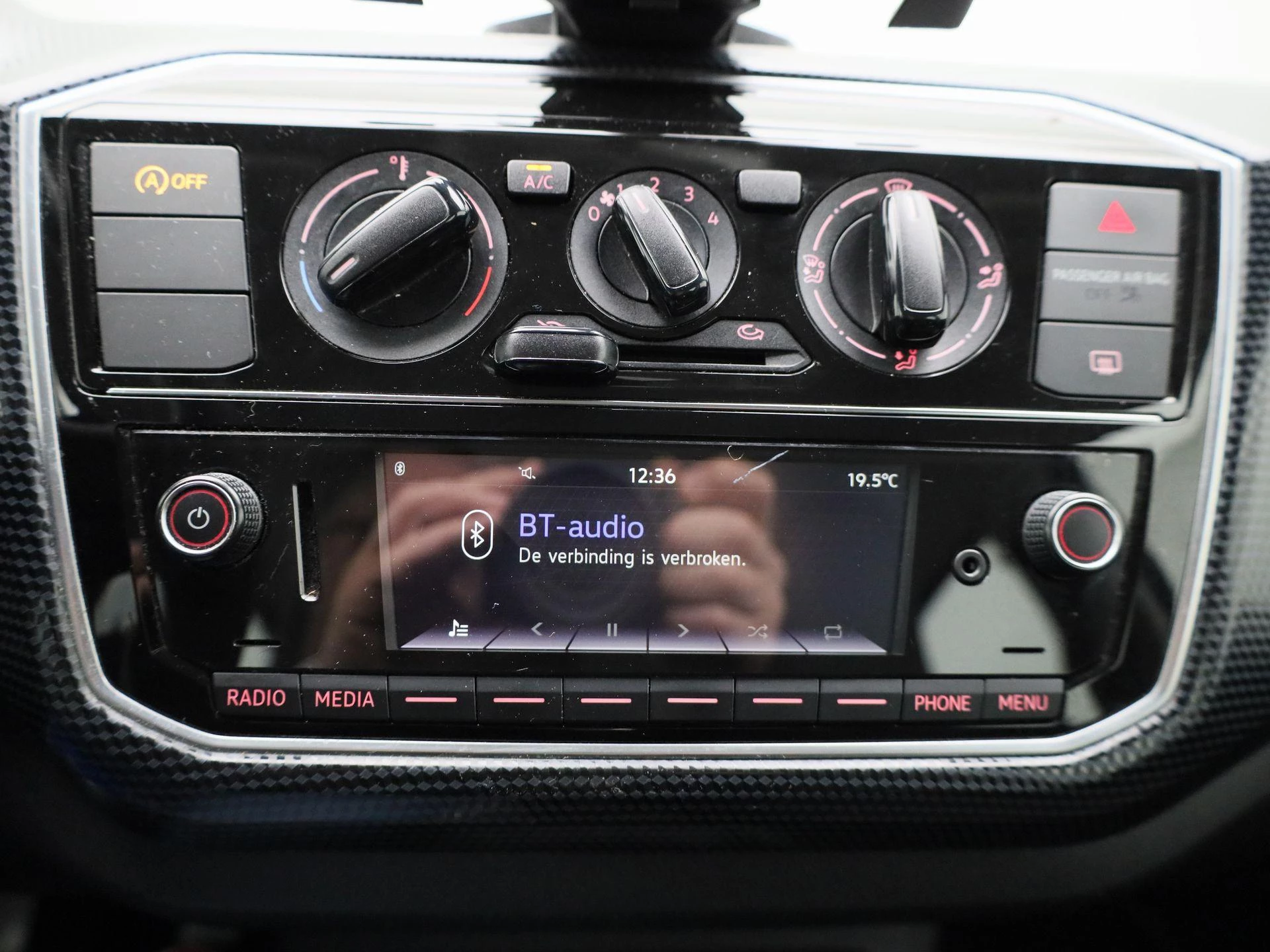 Volkswagen-up!-image-15