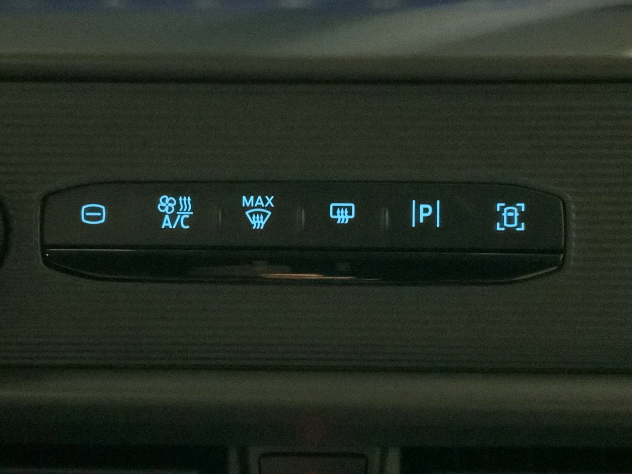 Ford-Tourneo Courier-image-17