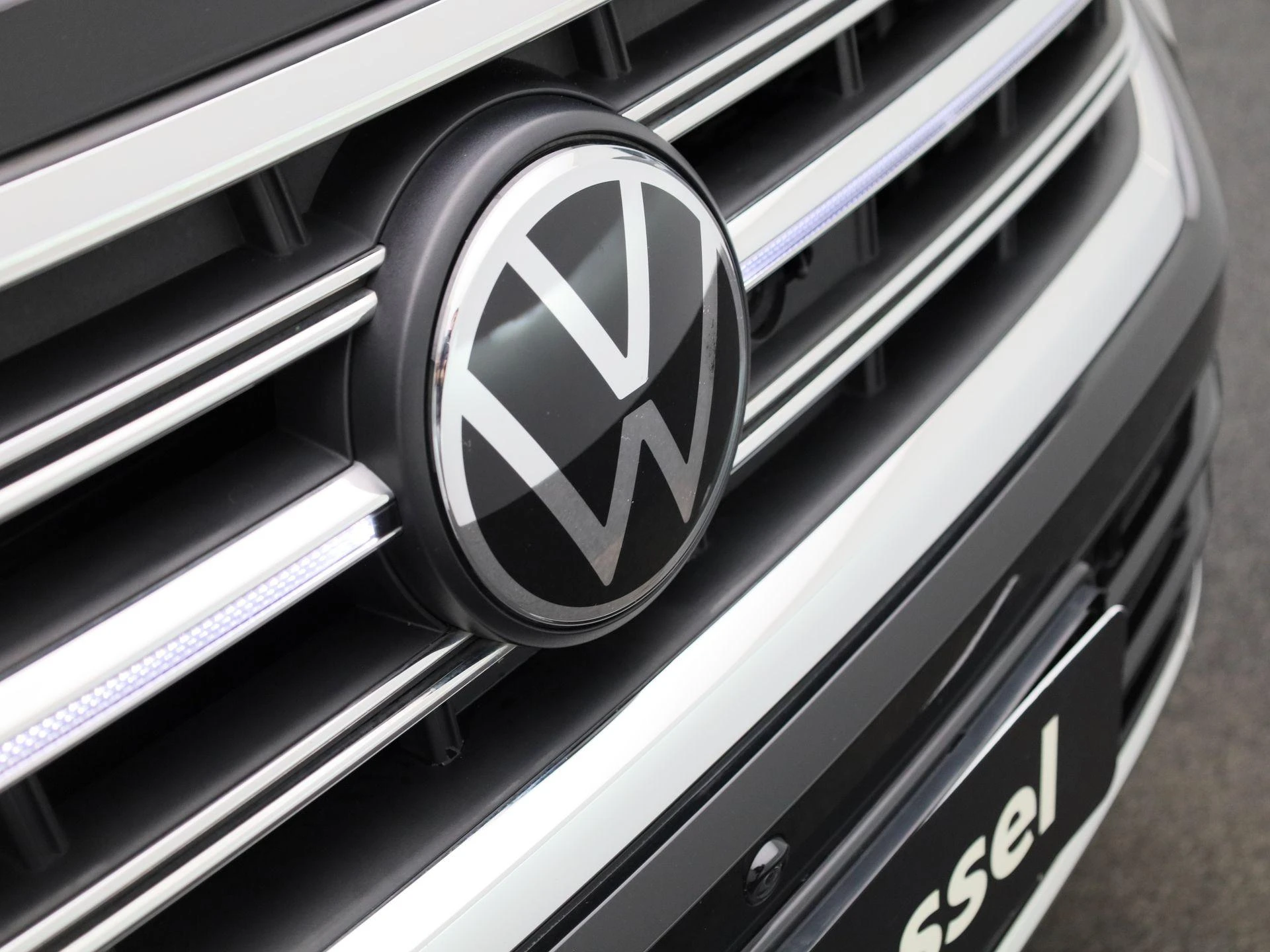 Volkswagen-Touareg-image-38