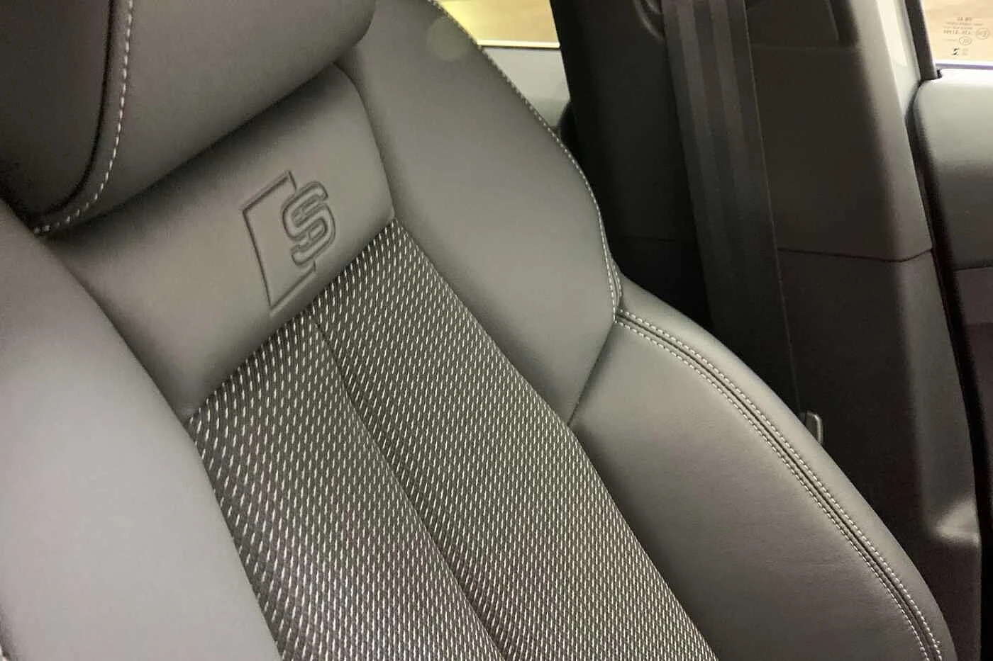 Audi-Q4 e-tron-image-14