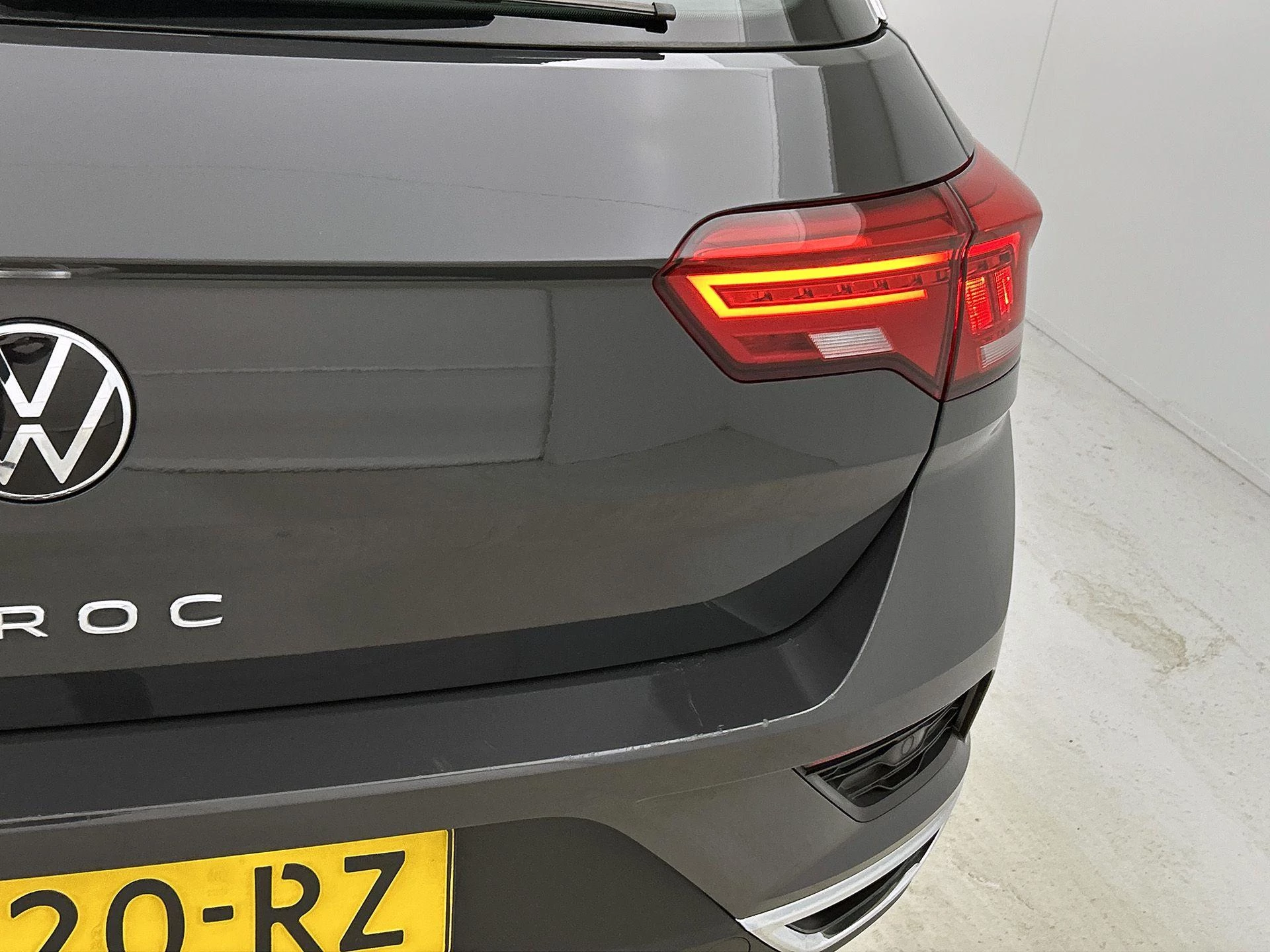 Volkswagen-T-Roc-image-13