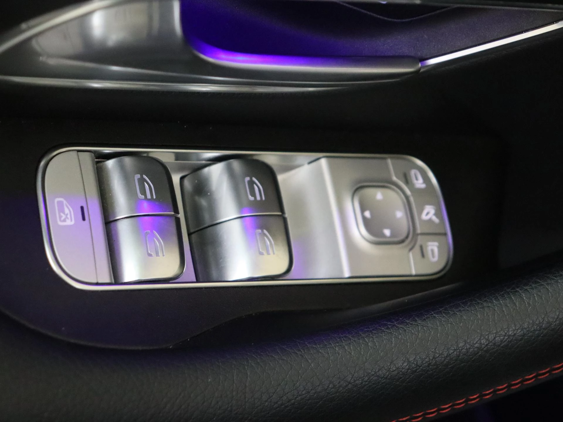 Mercedes-Benz-GLE-image-39