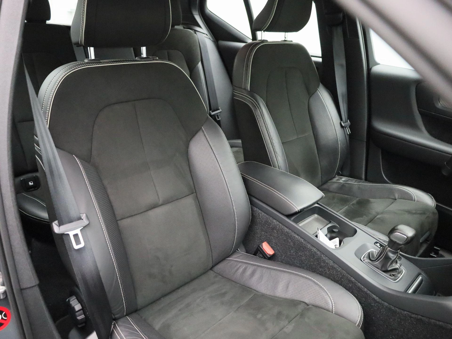 Volvo-XC40-image-34
