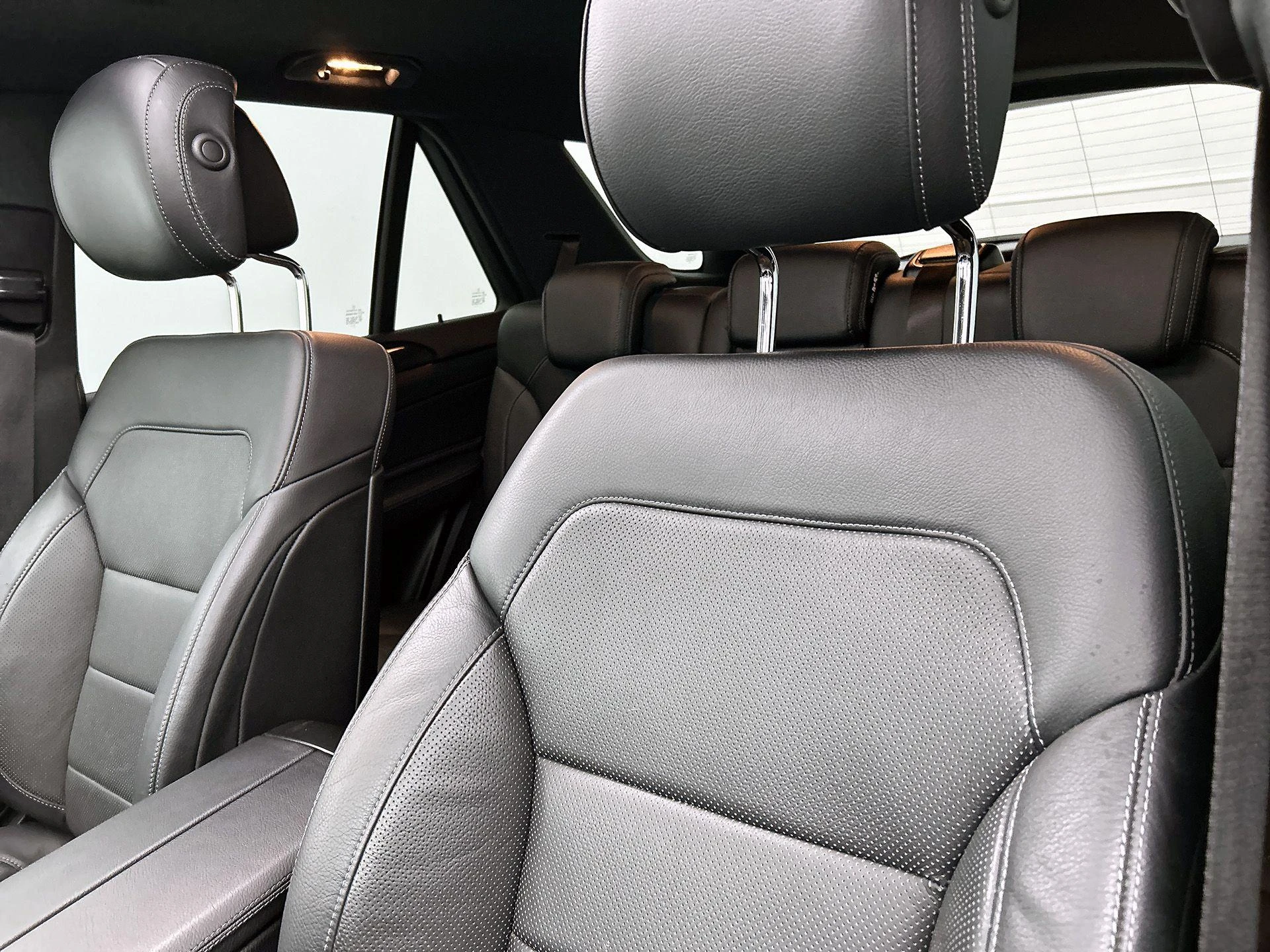 Mercedes-Benz-GLE-image-17