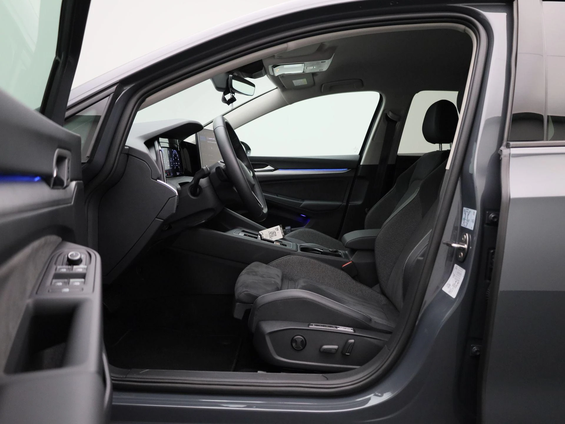 Volkswagen-Golf-image-8