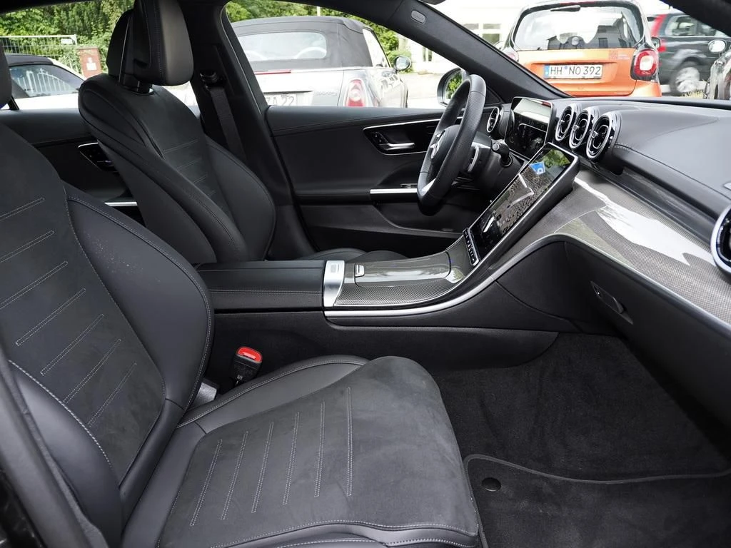 Mercedes-Benz-C-Klasse 300-image-12