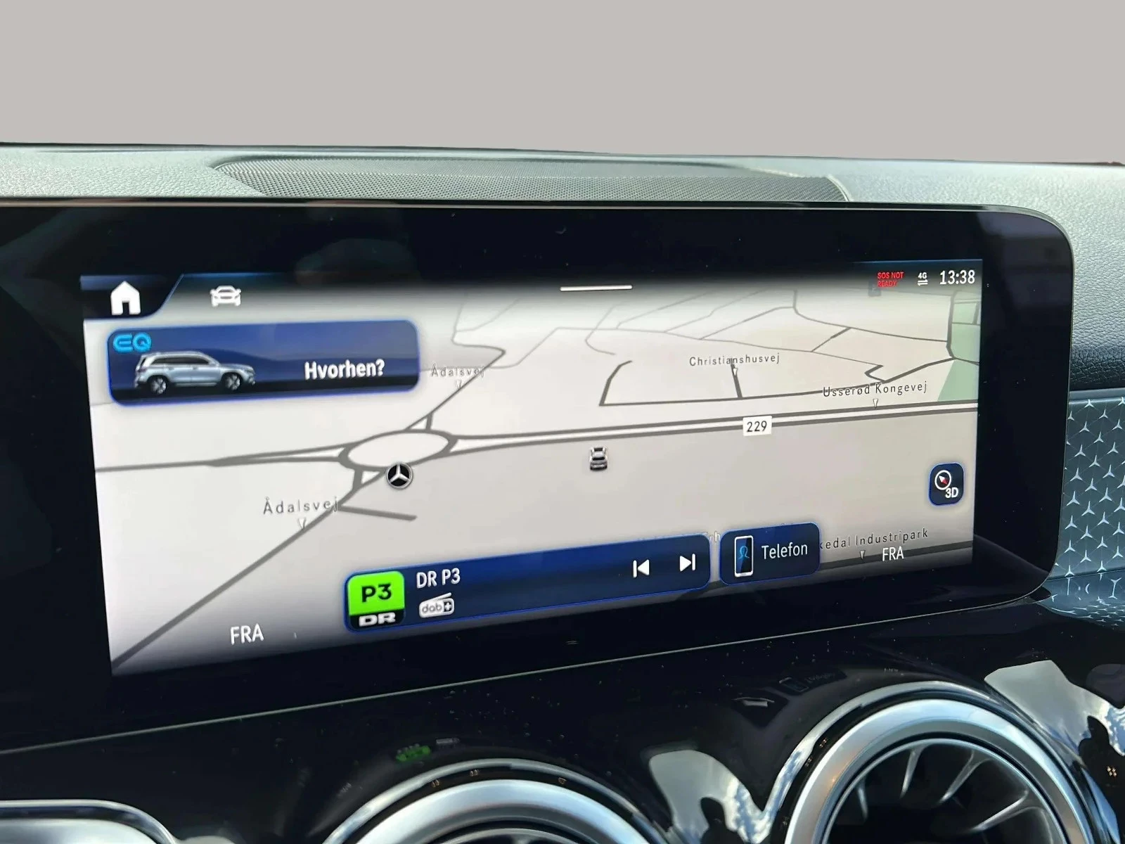 Mercedes-Benz-EQB-image-13