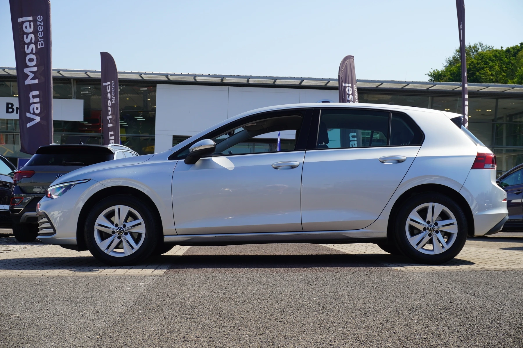 Volkswagen-Golf-image-18
