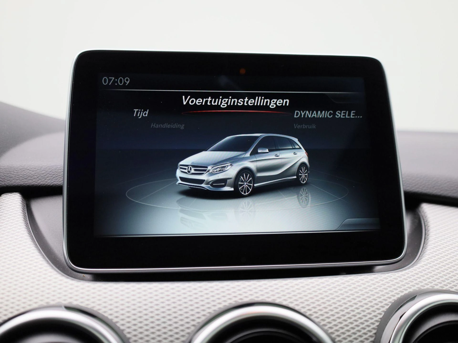 Mercedes-Benz-B-Klasse-image-22