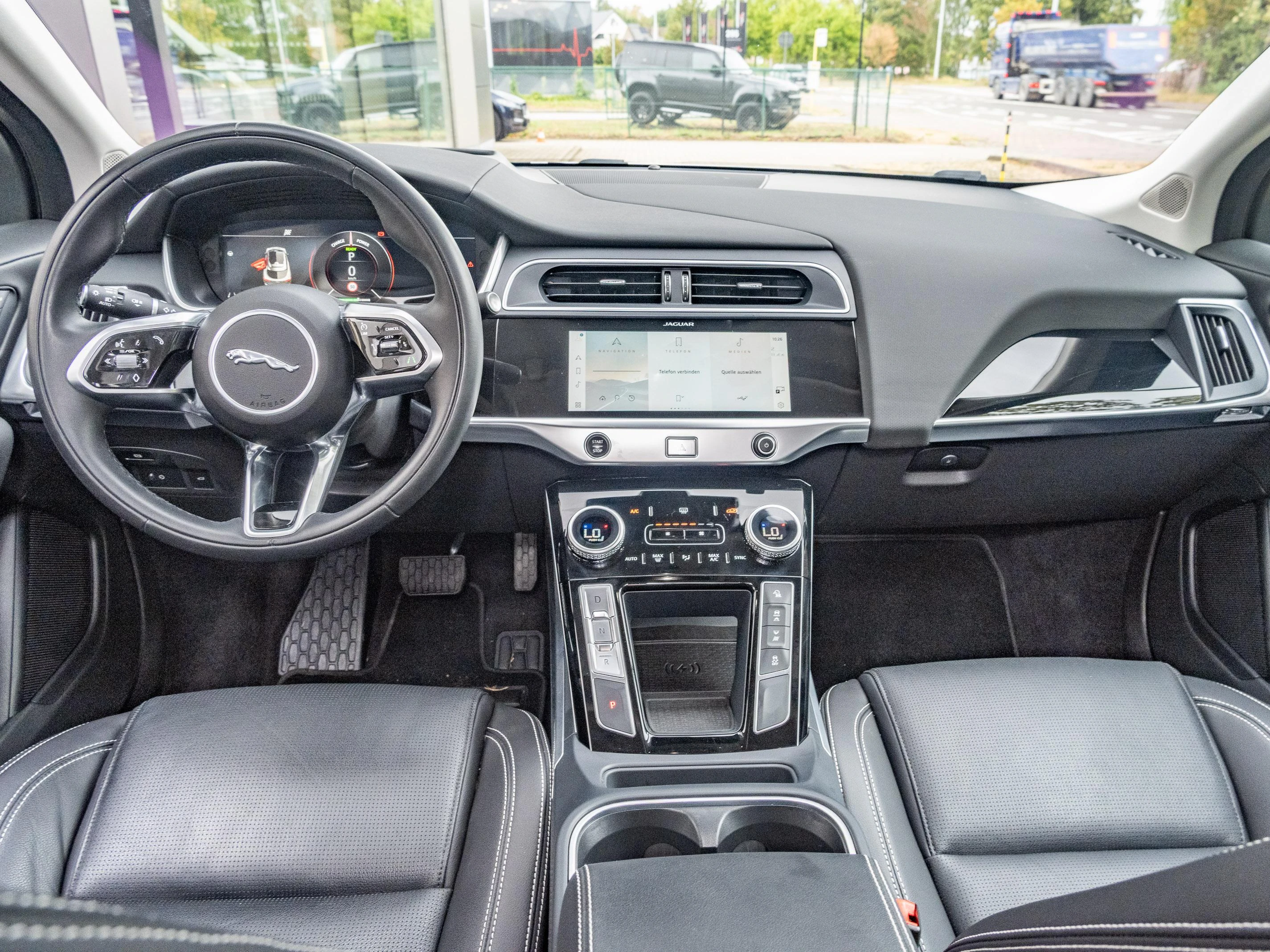 Jaguar-I-PACE-image-8