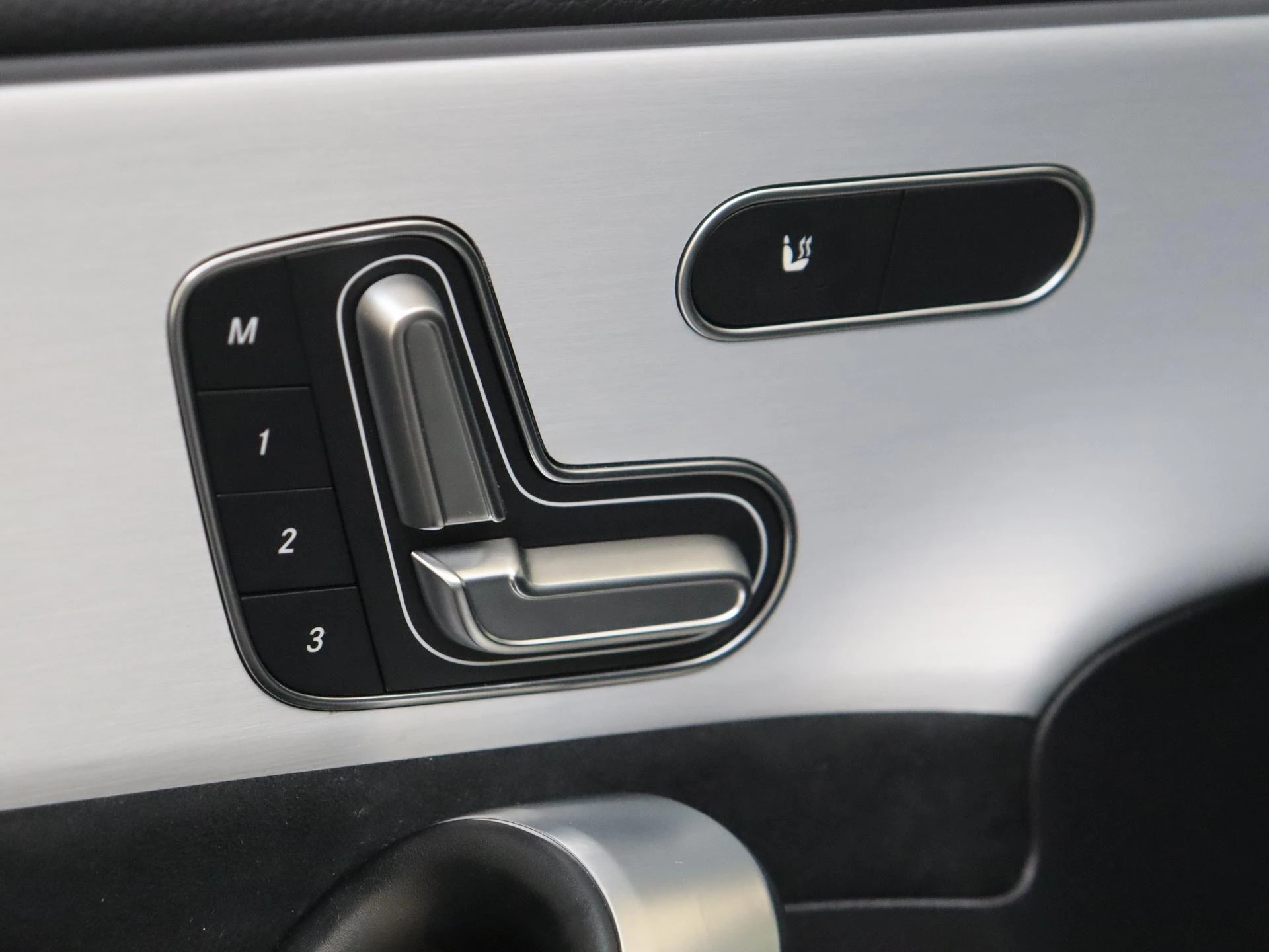 Mercedes-Benz-A-Klasse-image-25