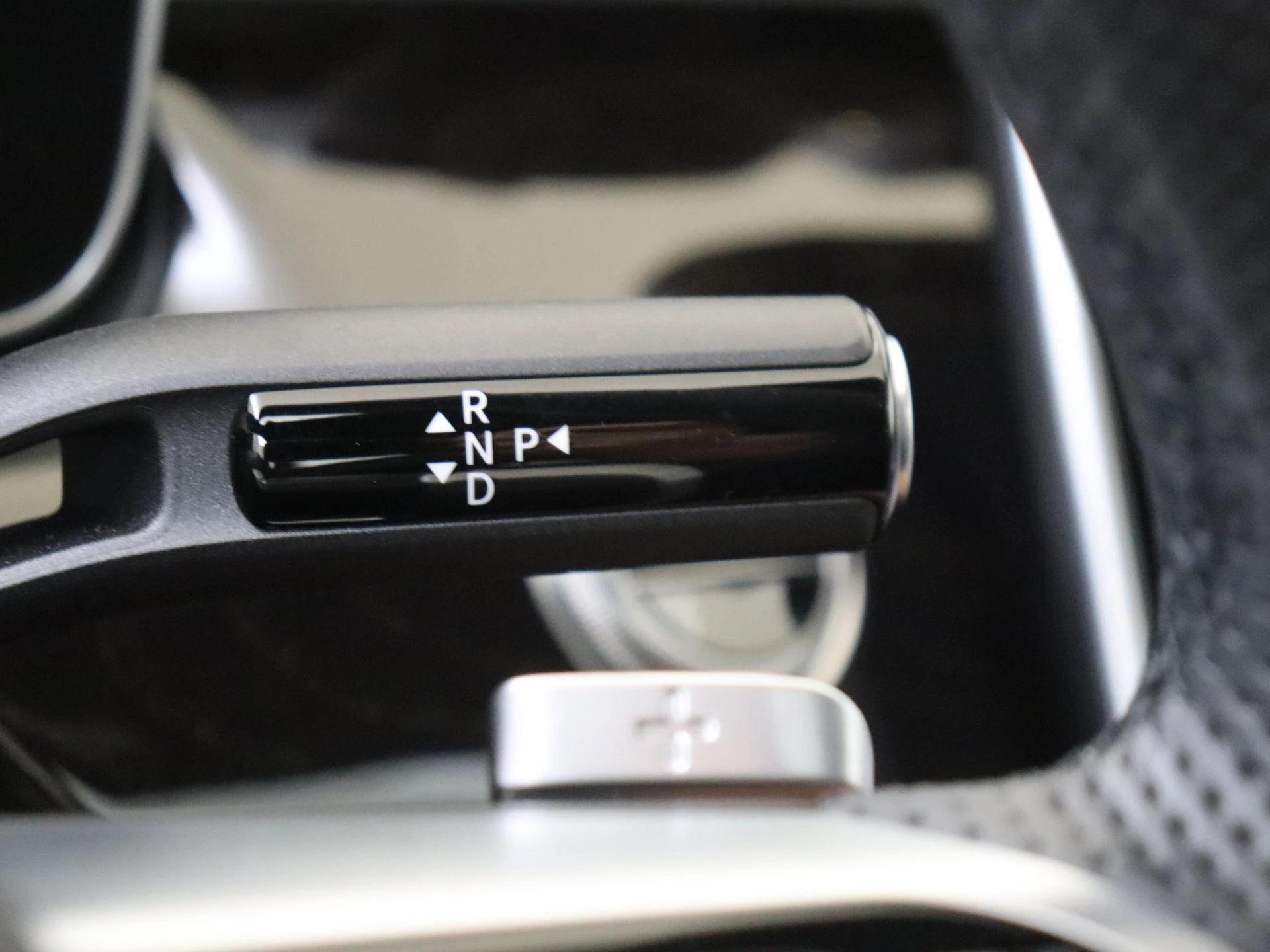 Mercedes-Benz-C-Klasse-image-13