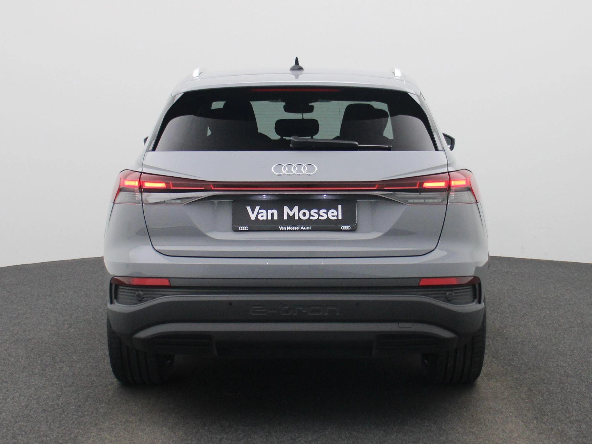 Audi-Q4 e-tron-image-4