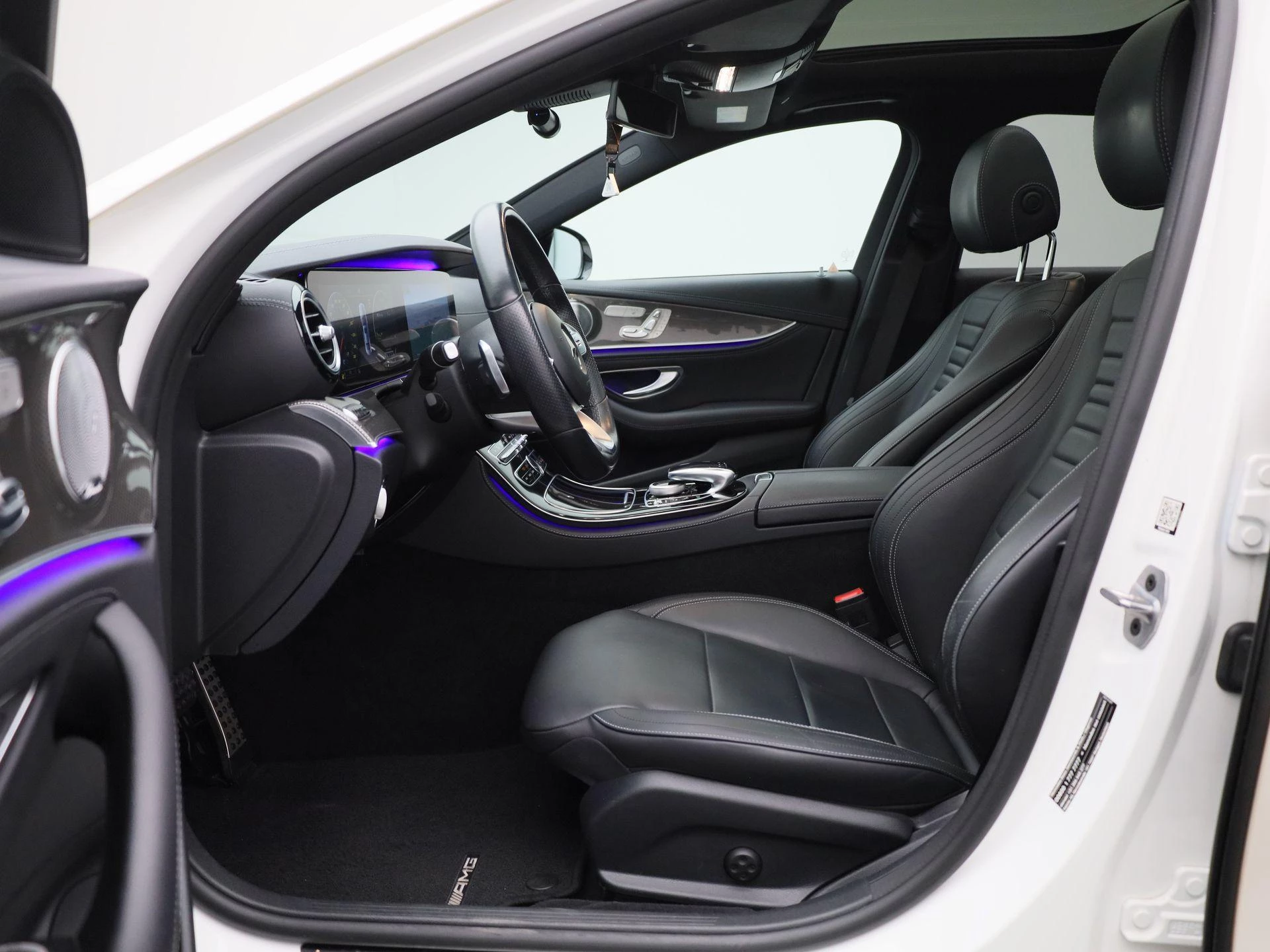 Mercedes-Benz-E-Klasse-image-10