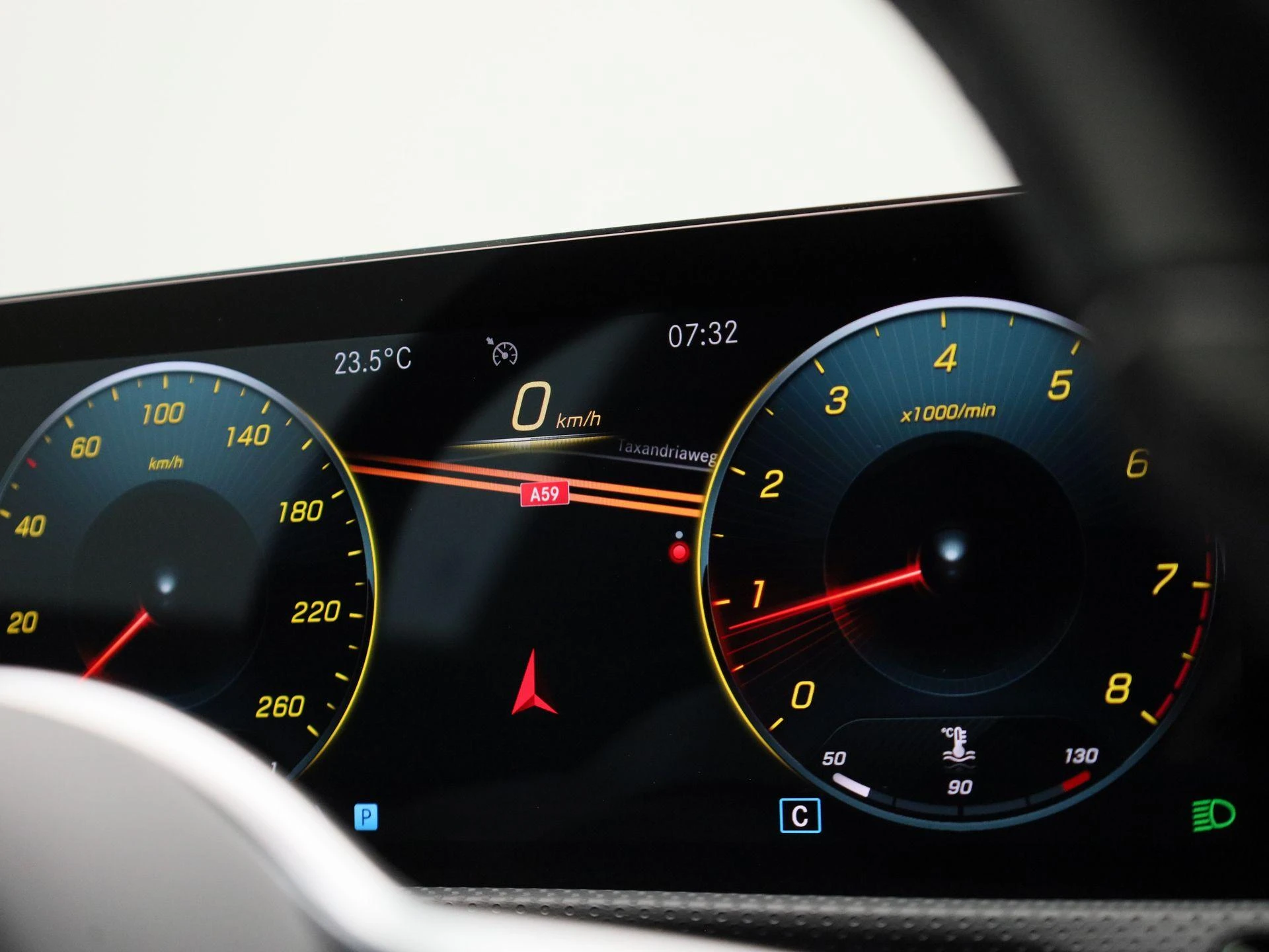 Mercedes-Benz-CLA-image-26
