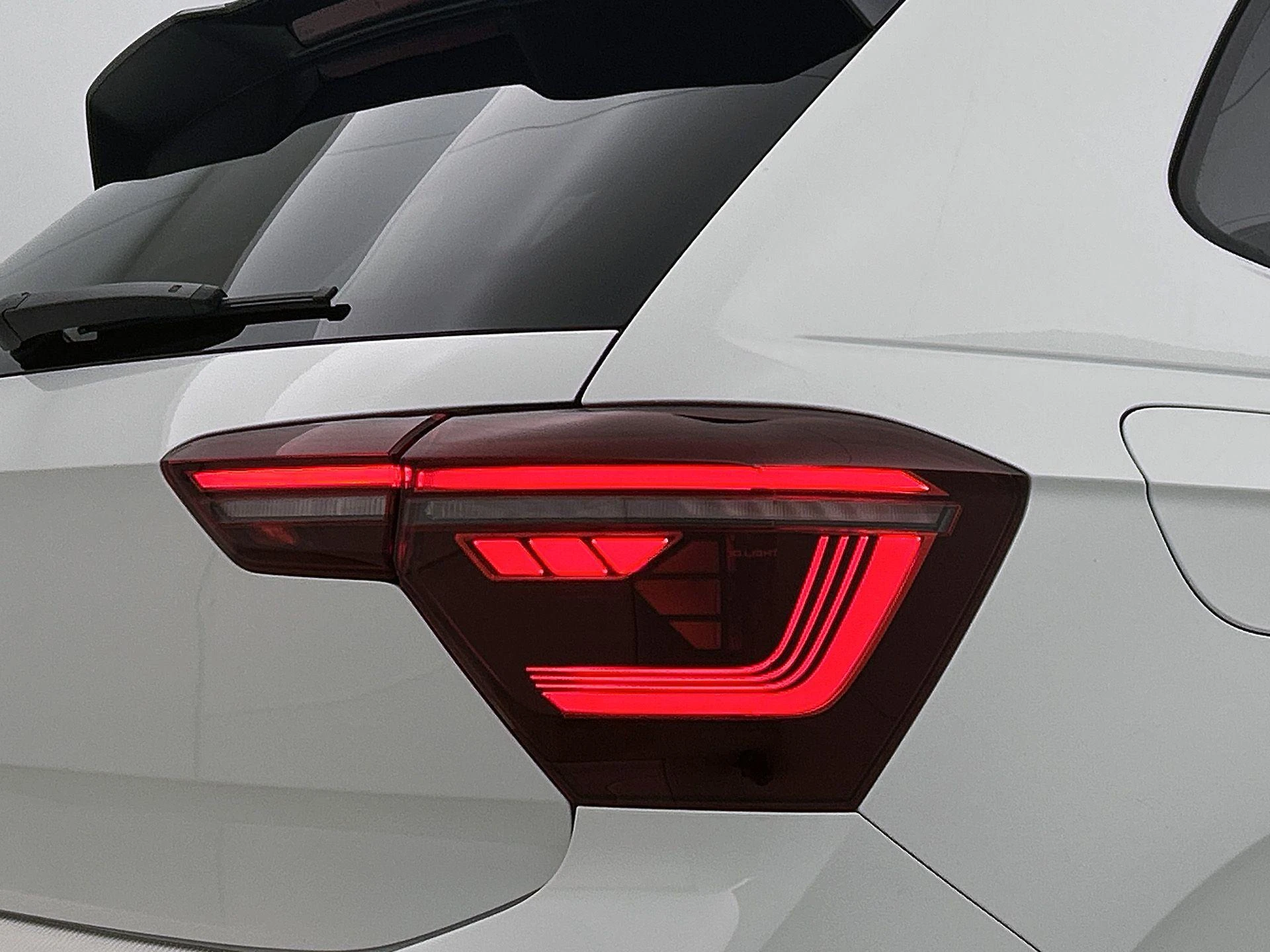 Volkswagen-Polo-image-32