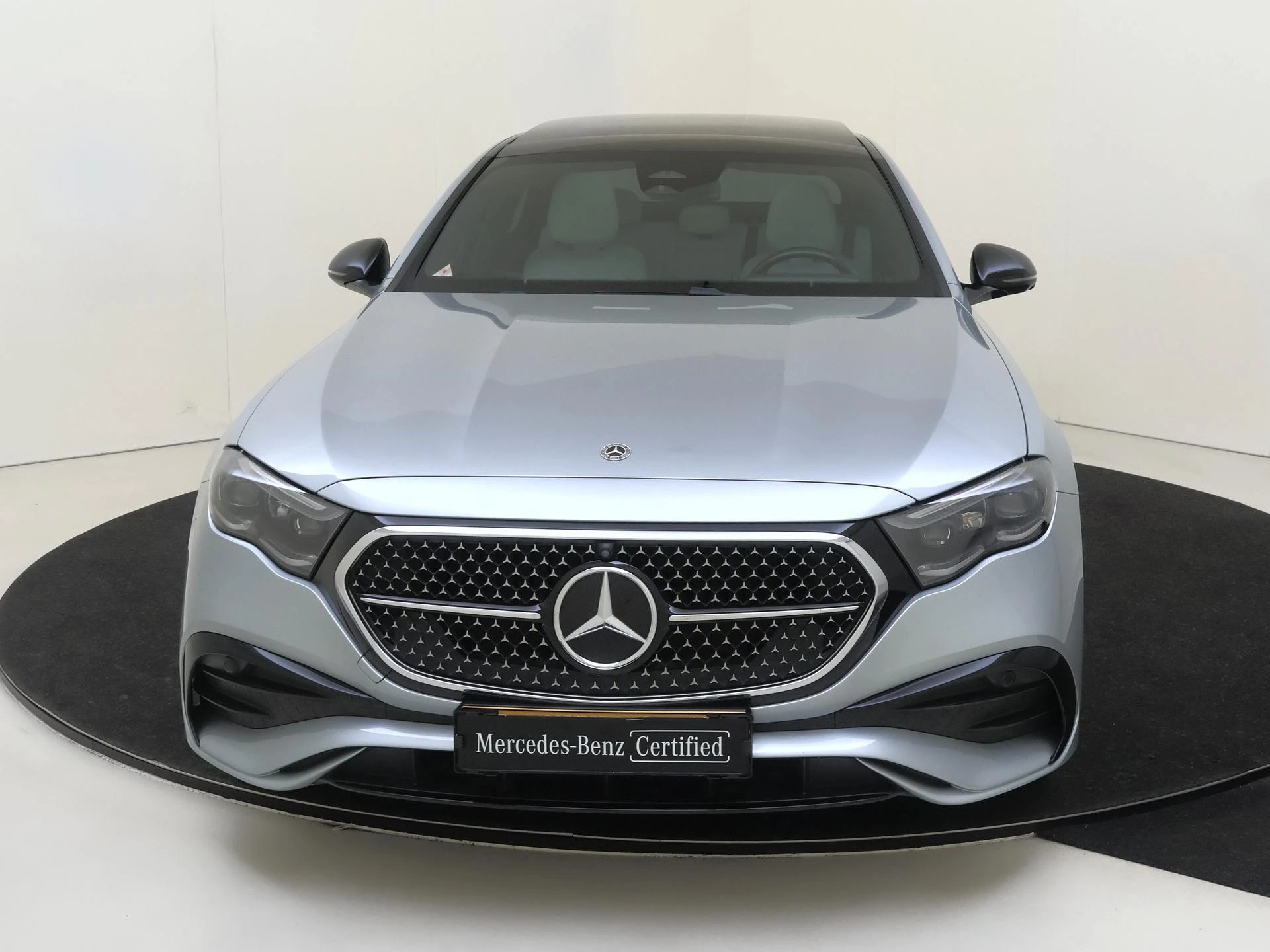 Mercedes-Benz-E-Klasse-image-5