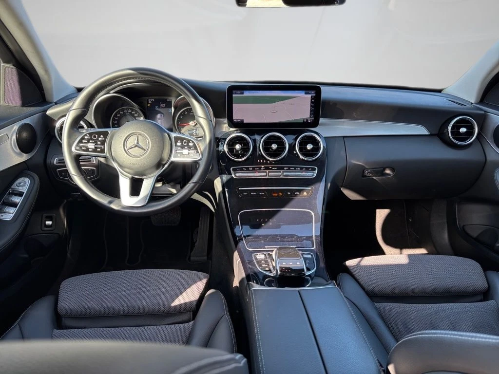Mercedes-Benz-C-Klasse 180-image-11