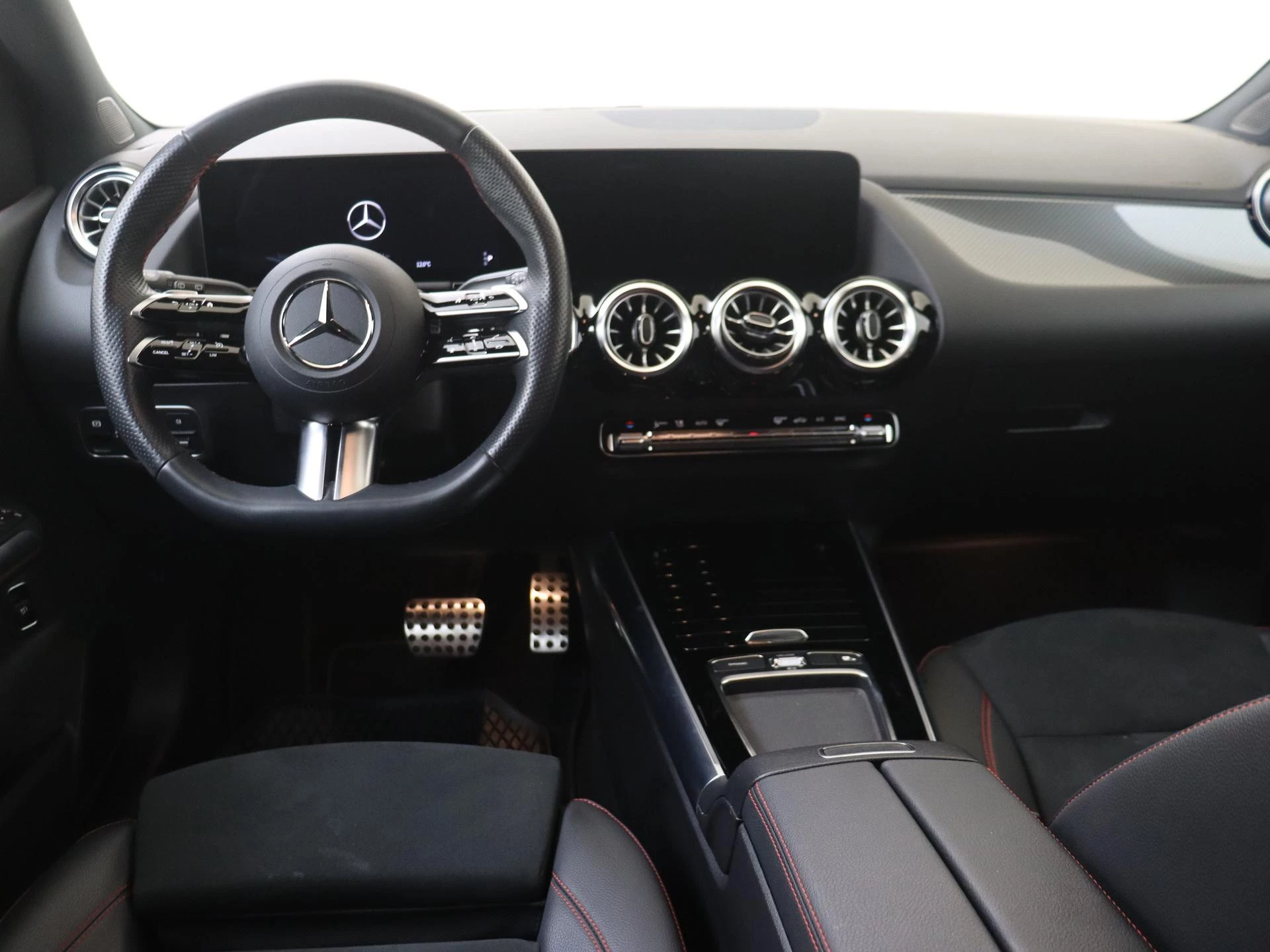 Mercedes-Benz-B-Klasse-image-13