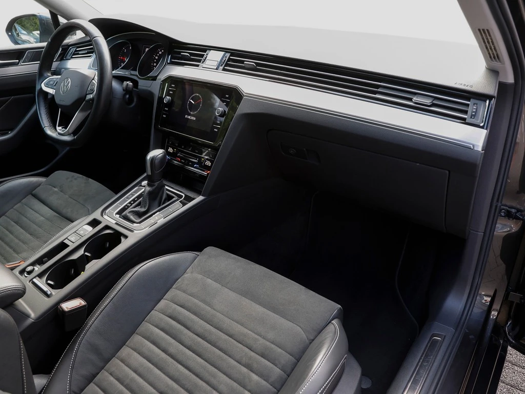 Volkswagen-Passat-image-7