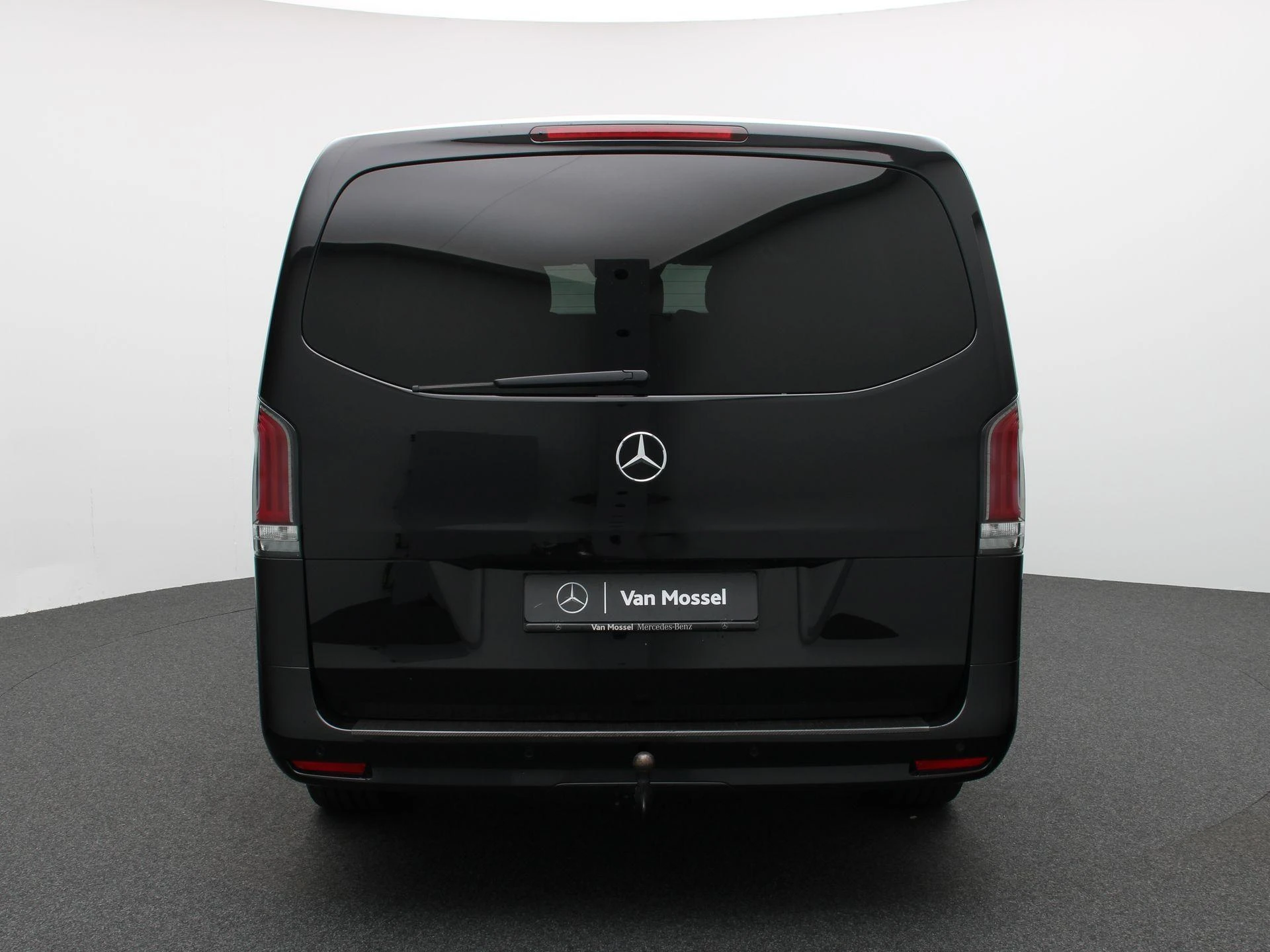 Mercedes-Benz-Vito-image-4