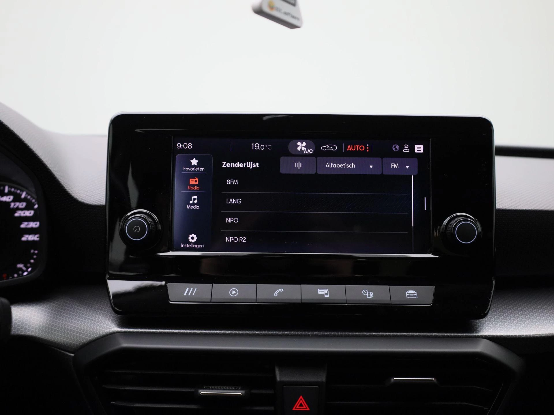 SEAT-Leon-image-19