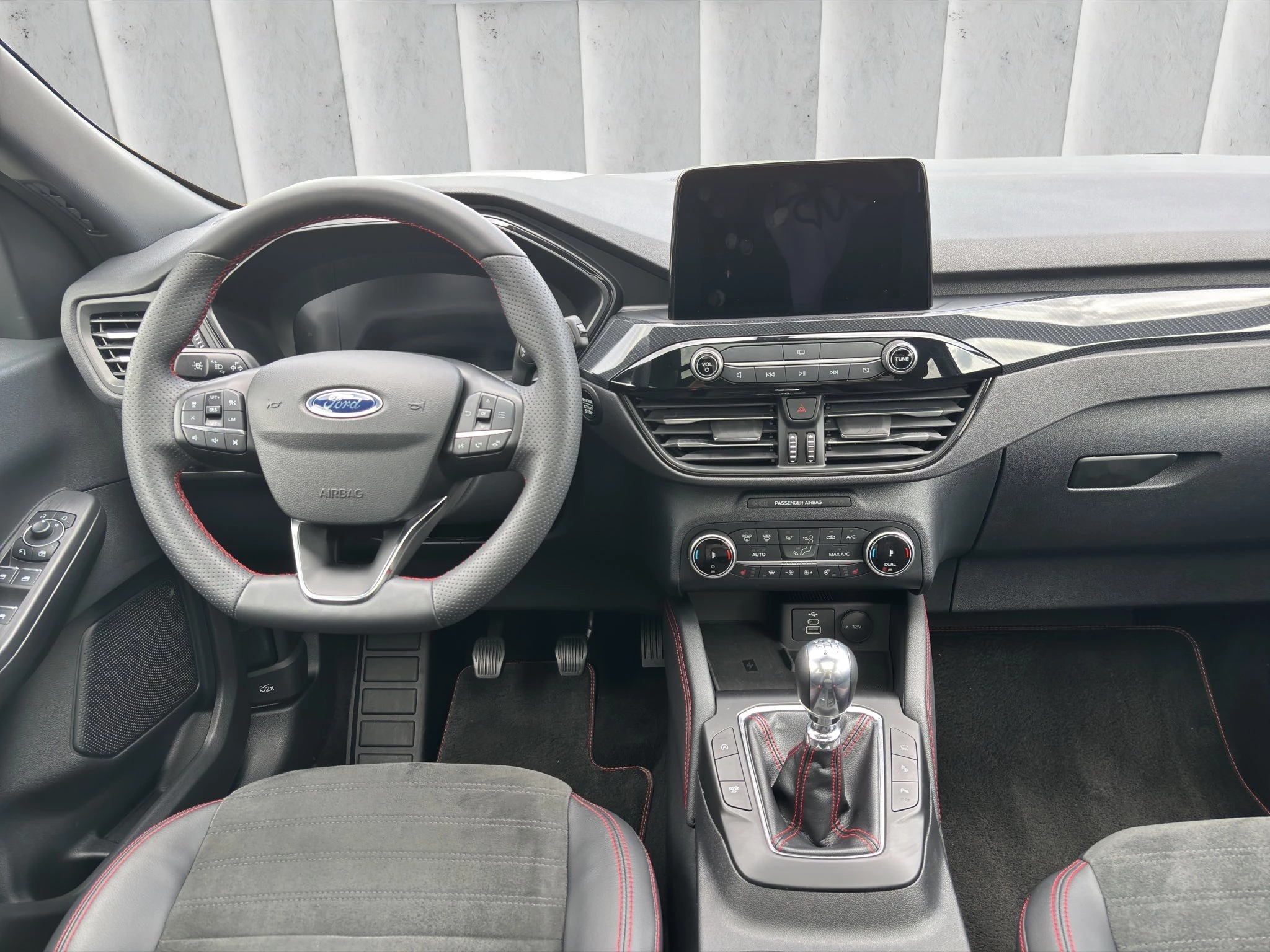 Ford Kuga ST-Line X*PANO*AHK*KAM*ACC*NAVI*SOUND-SYS.