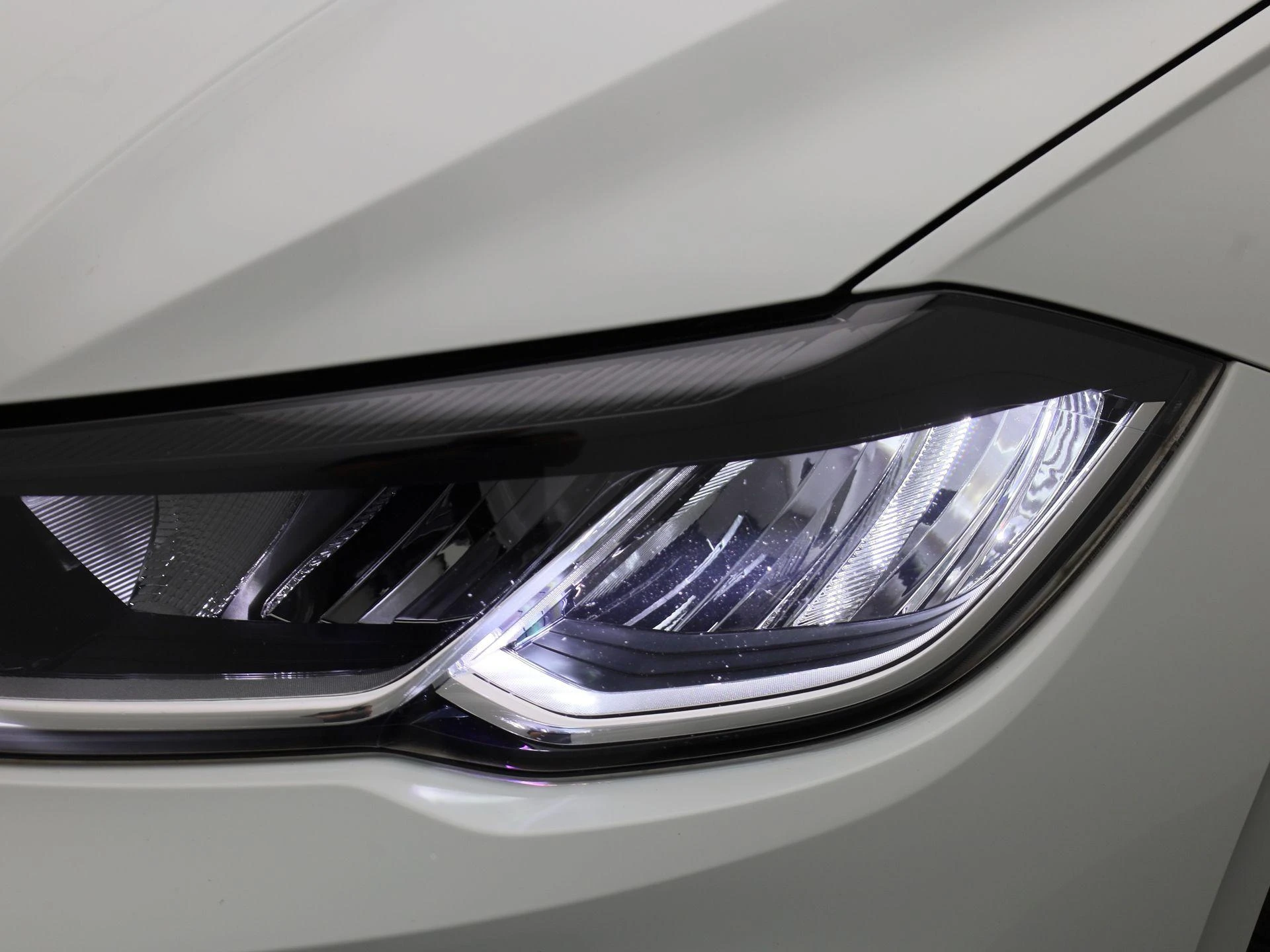 Volkswagen-Polo-image-12