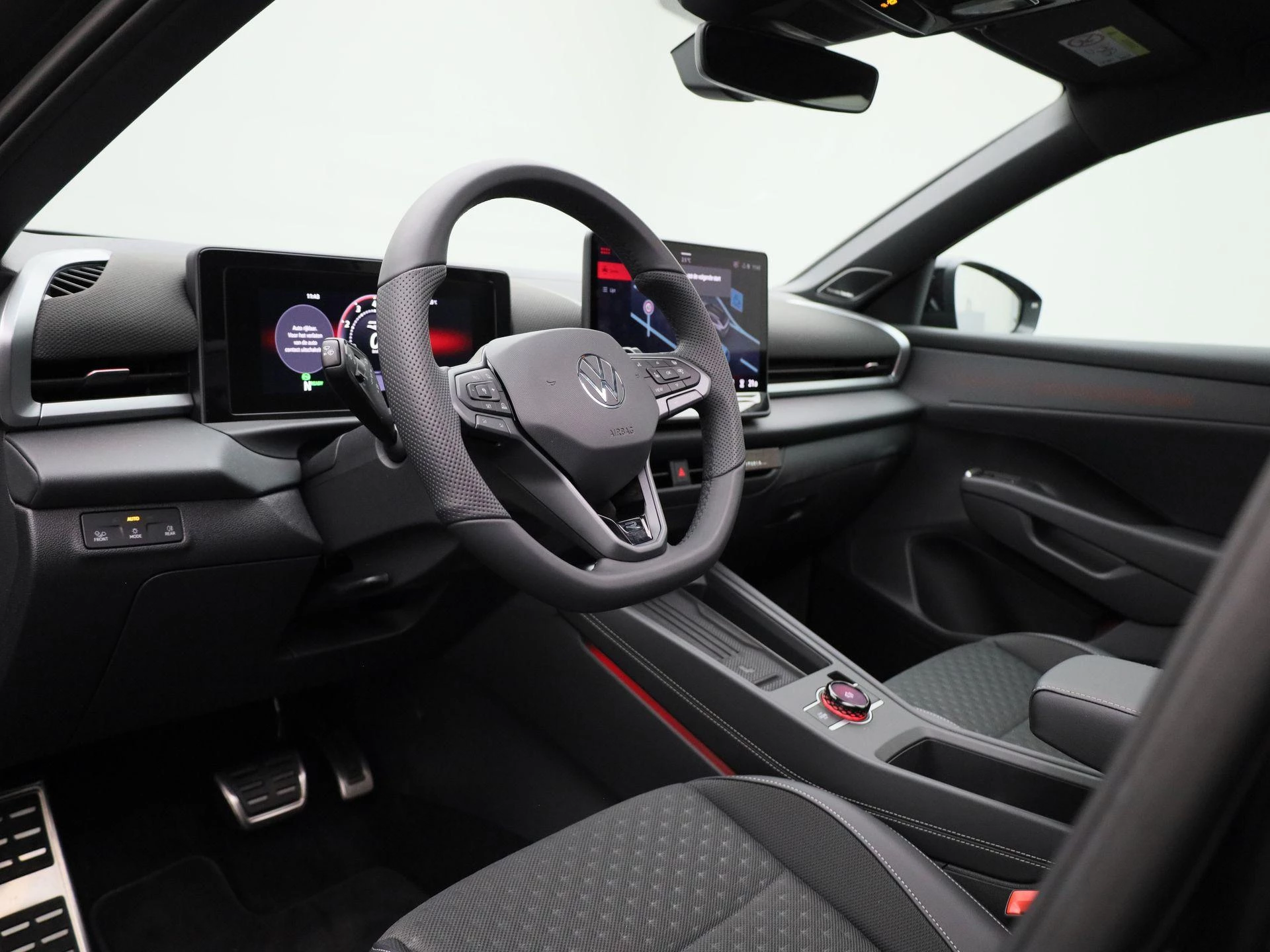 Volkswagen-T-Roc-image-36