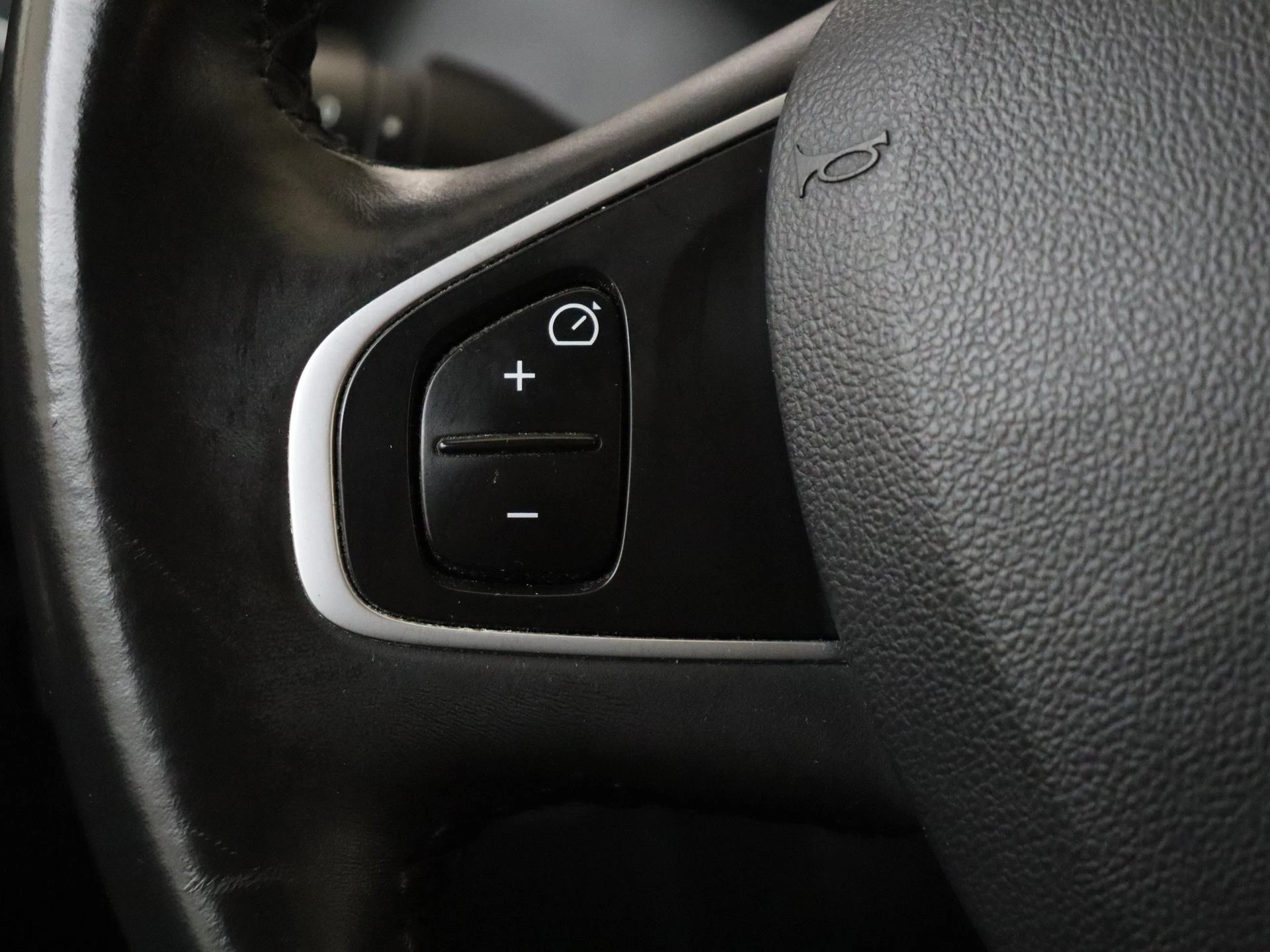 Renault-Captur-image-12